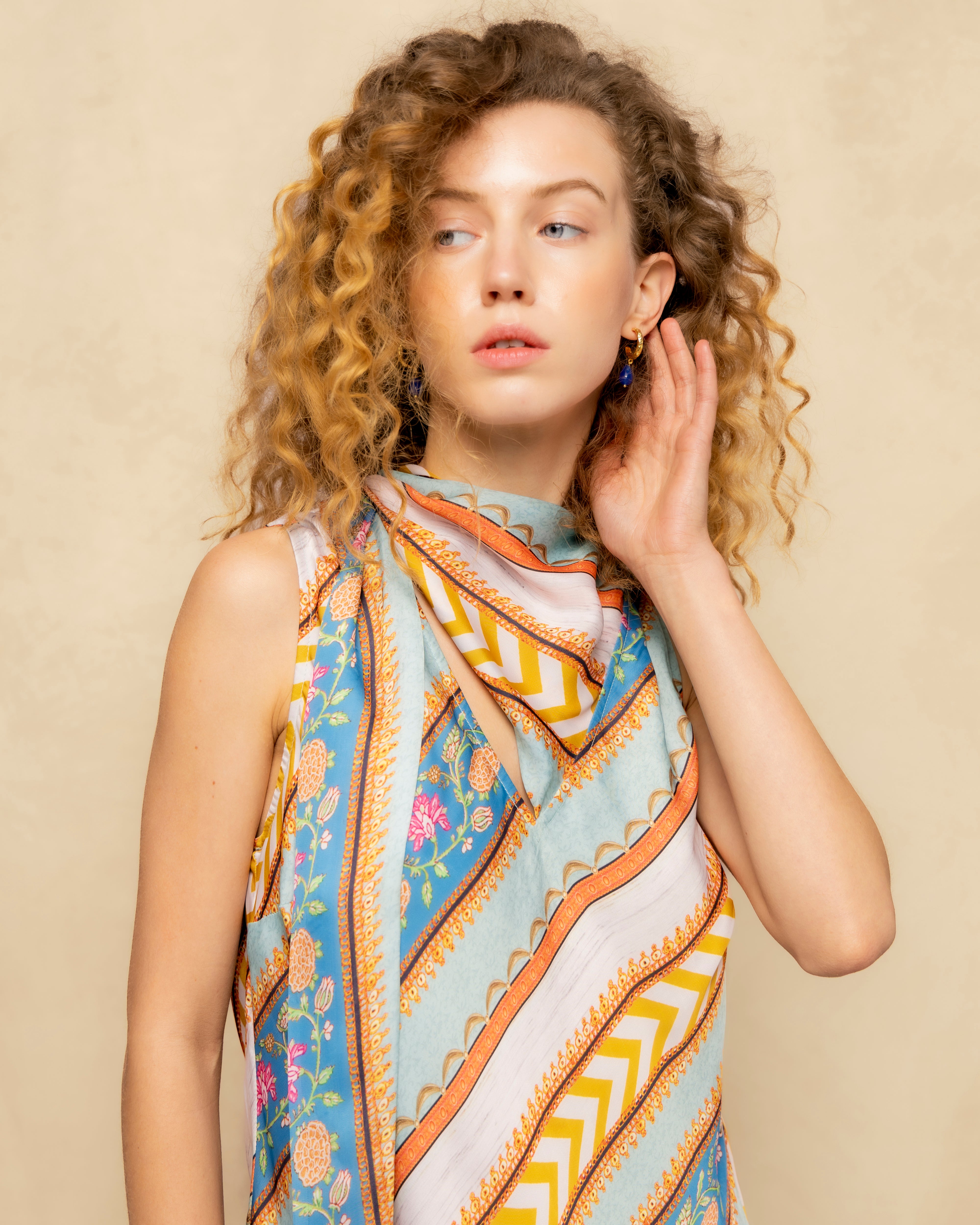 Vestido Comprido sem Mangas com Estampado Geométrico Multicolor-2