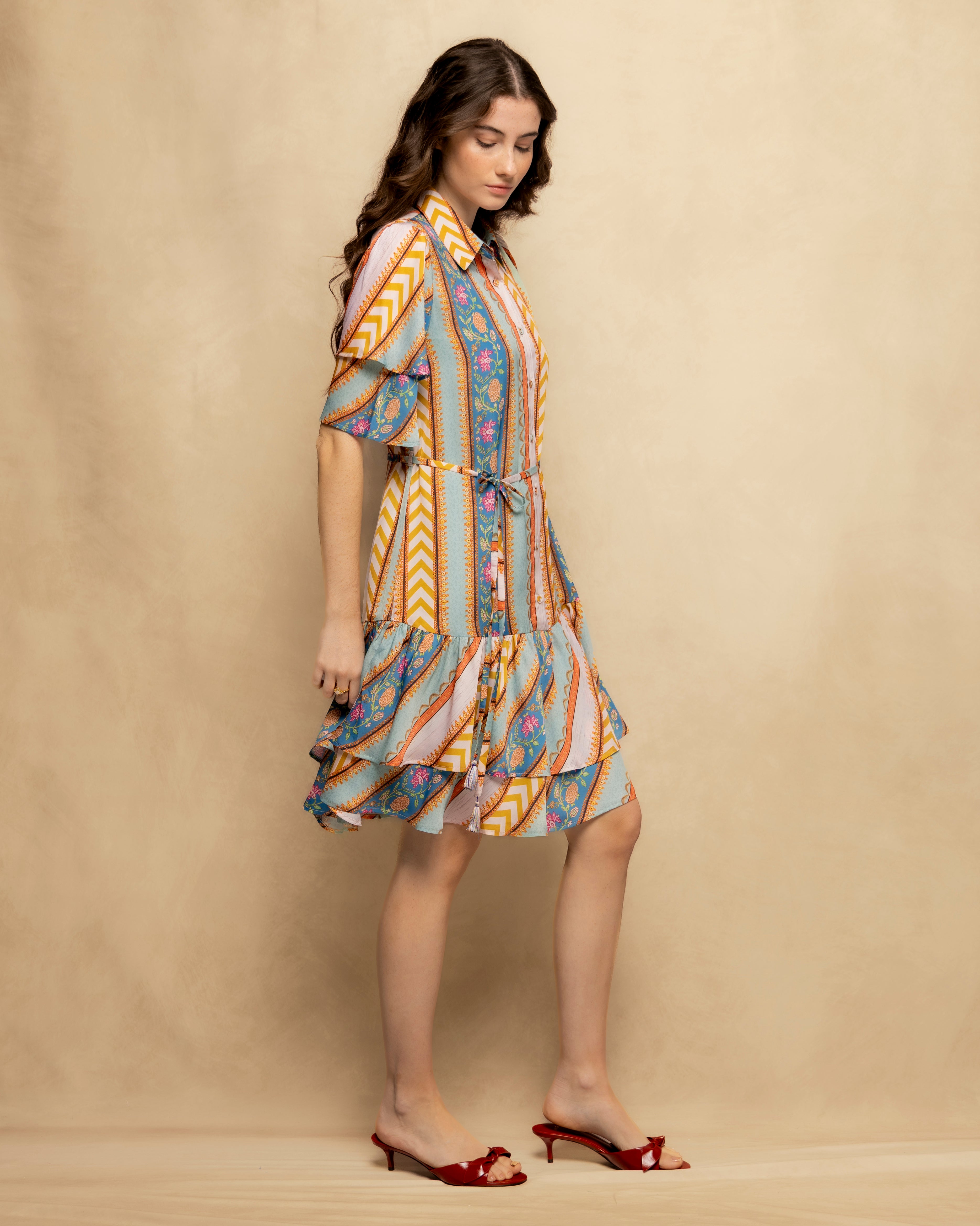 Vestido Curto Tipo Camisa com Folhos e Cinto Multicolor-4