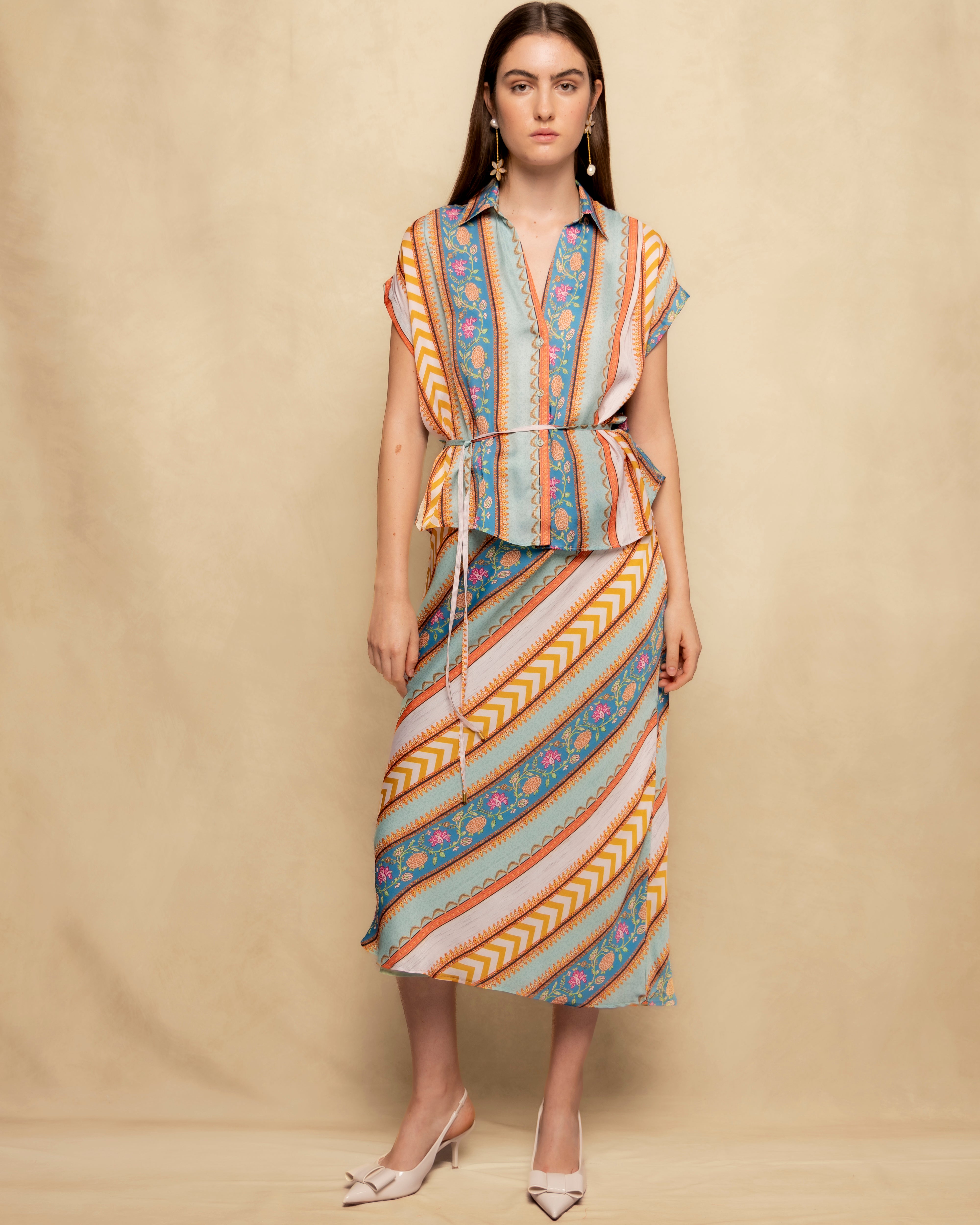 Blusa Tipo Camisa Estampada com Manga Curta e Cinto Multicolor-3