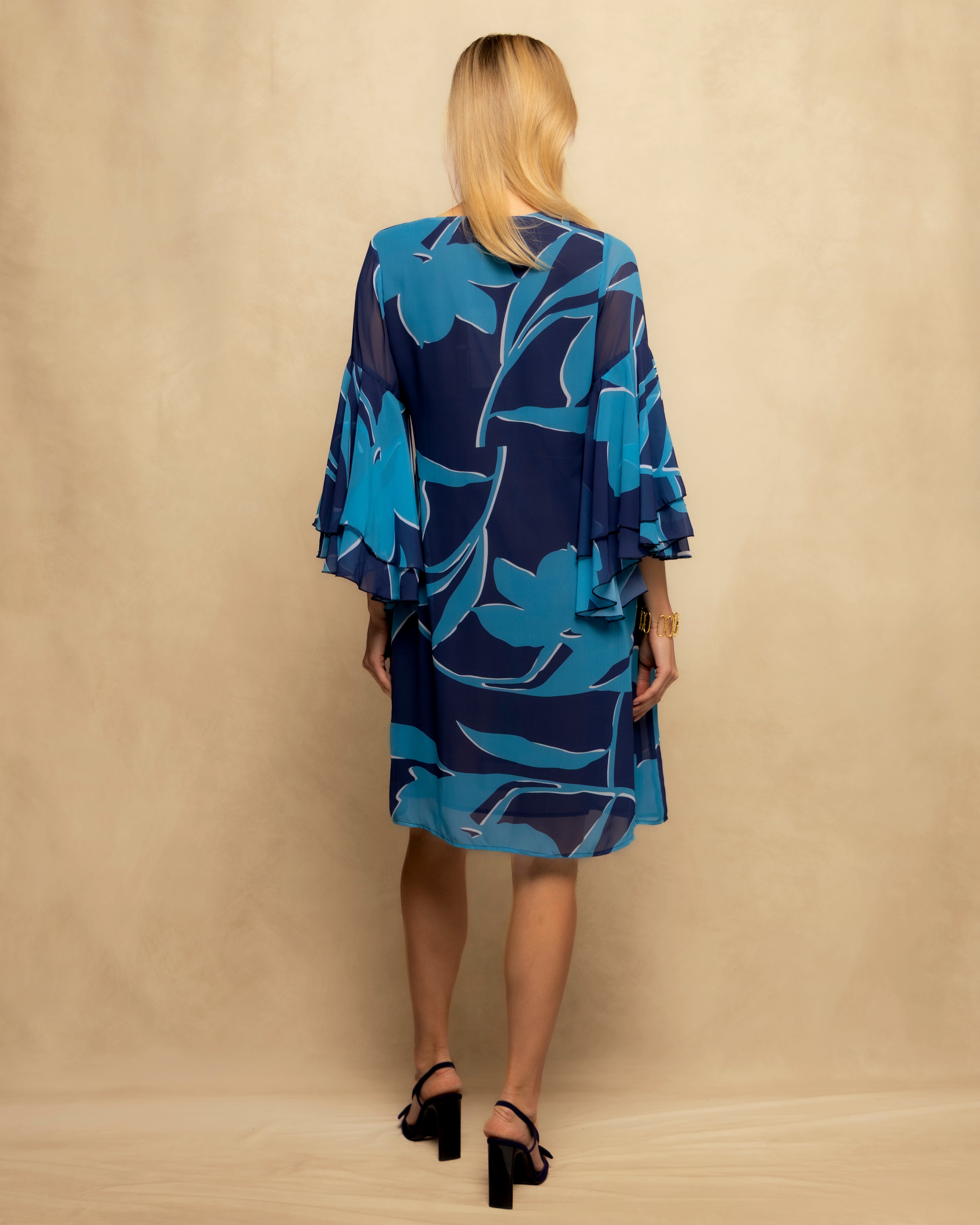 Vestido Curto Amplo com Manga Folho e Decote em V Azul-claro-6