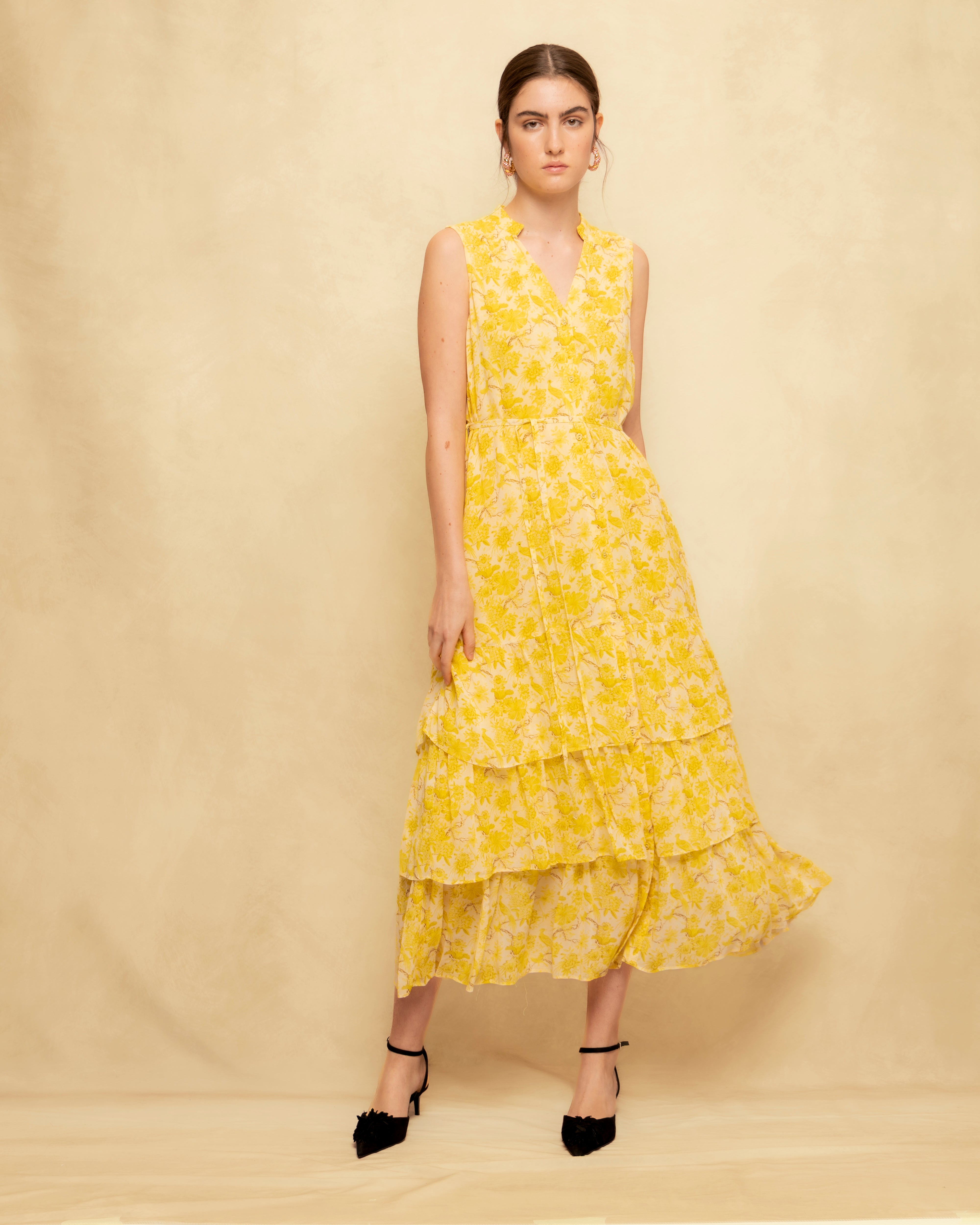 Vestido Comprido Escalonado sem Mangas com Cinto Amarelo-4