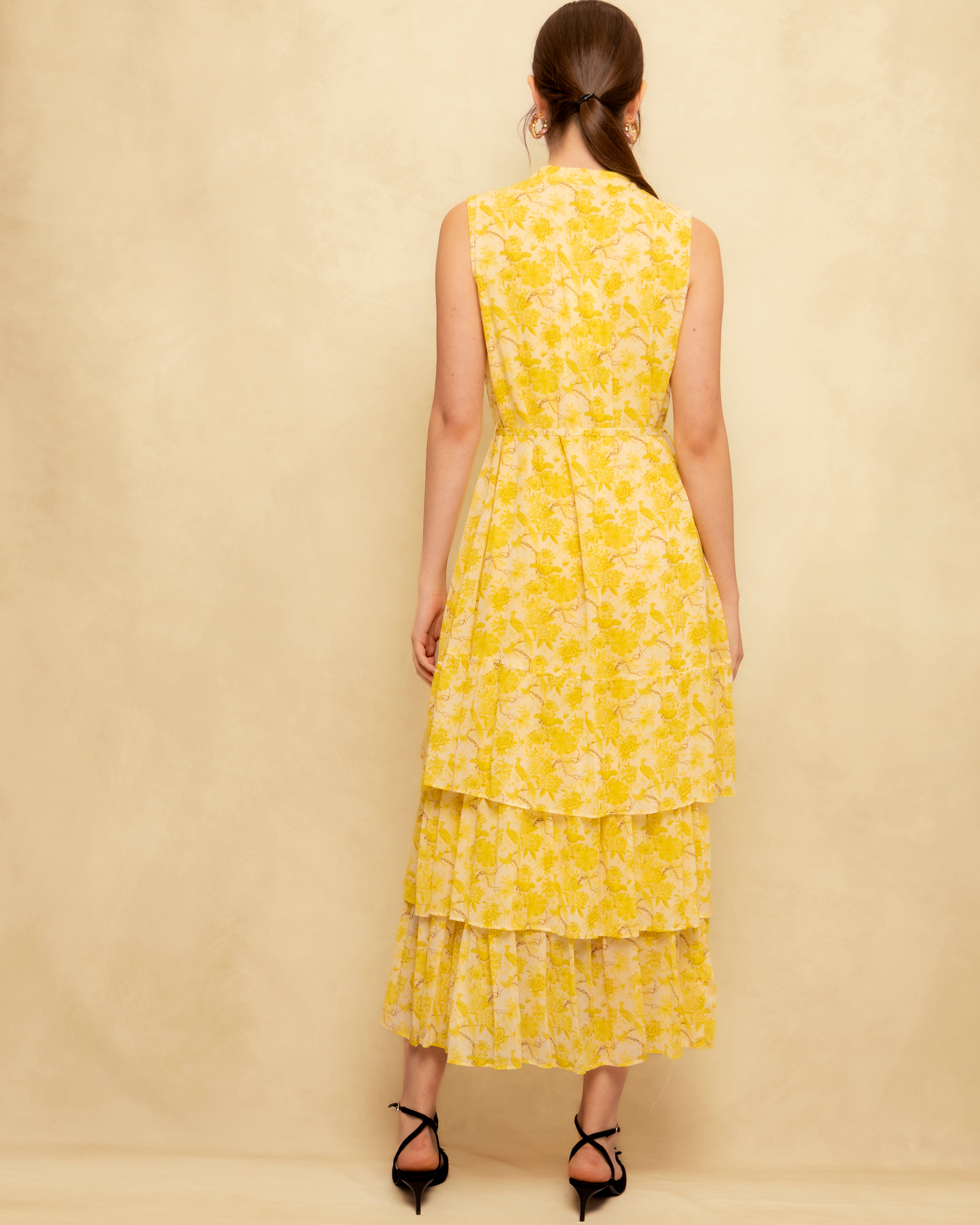 Vestido Comprido Escalonado sem Mangas com Cinto Amarelo-6