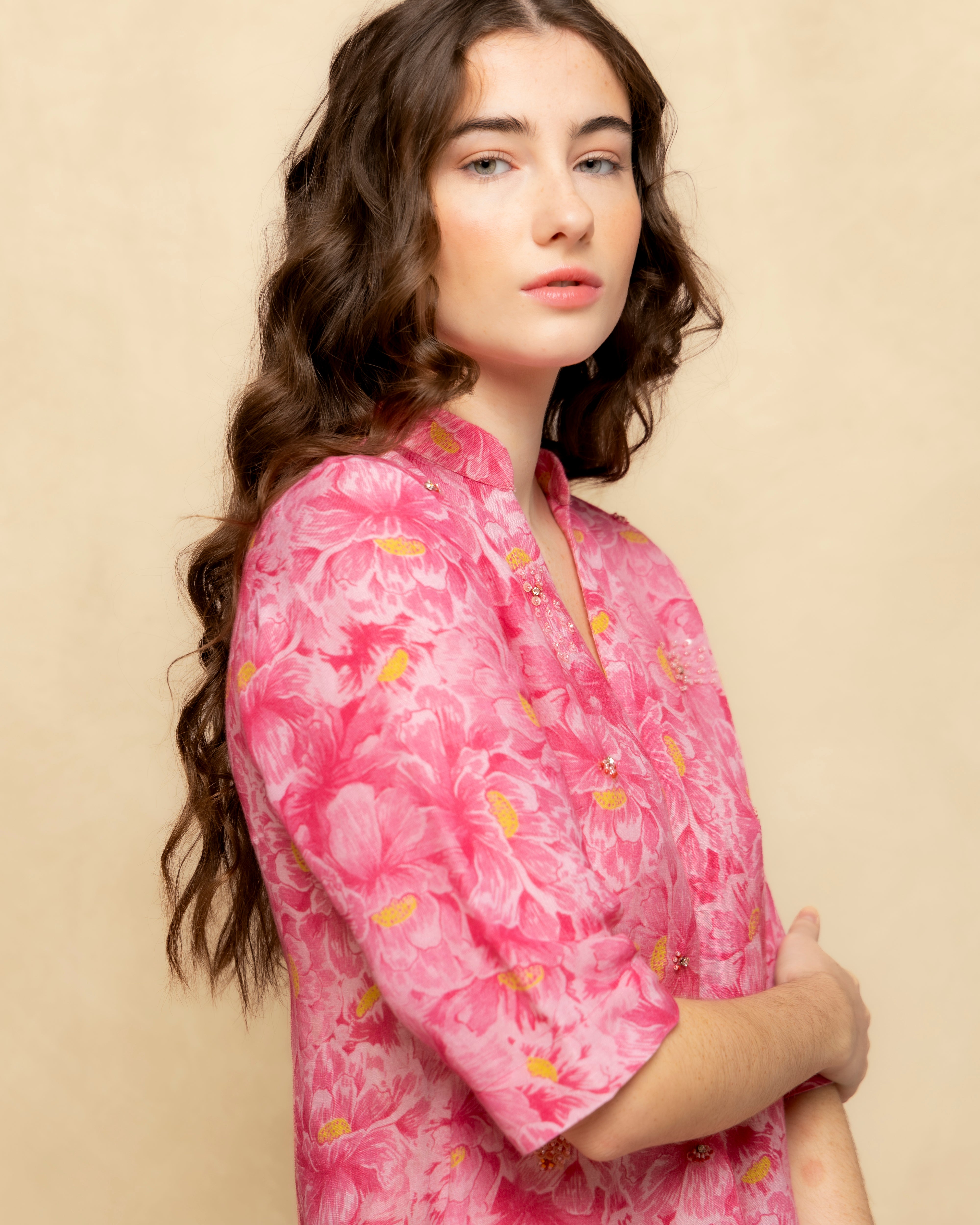 Vestido Curto Fluído com Estampado Floral Rosa-2
