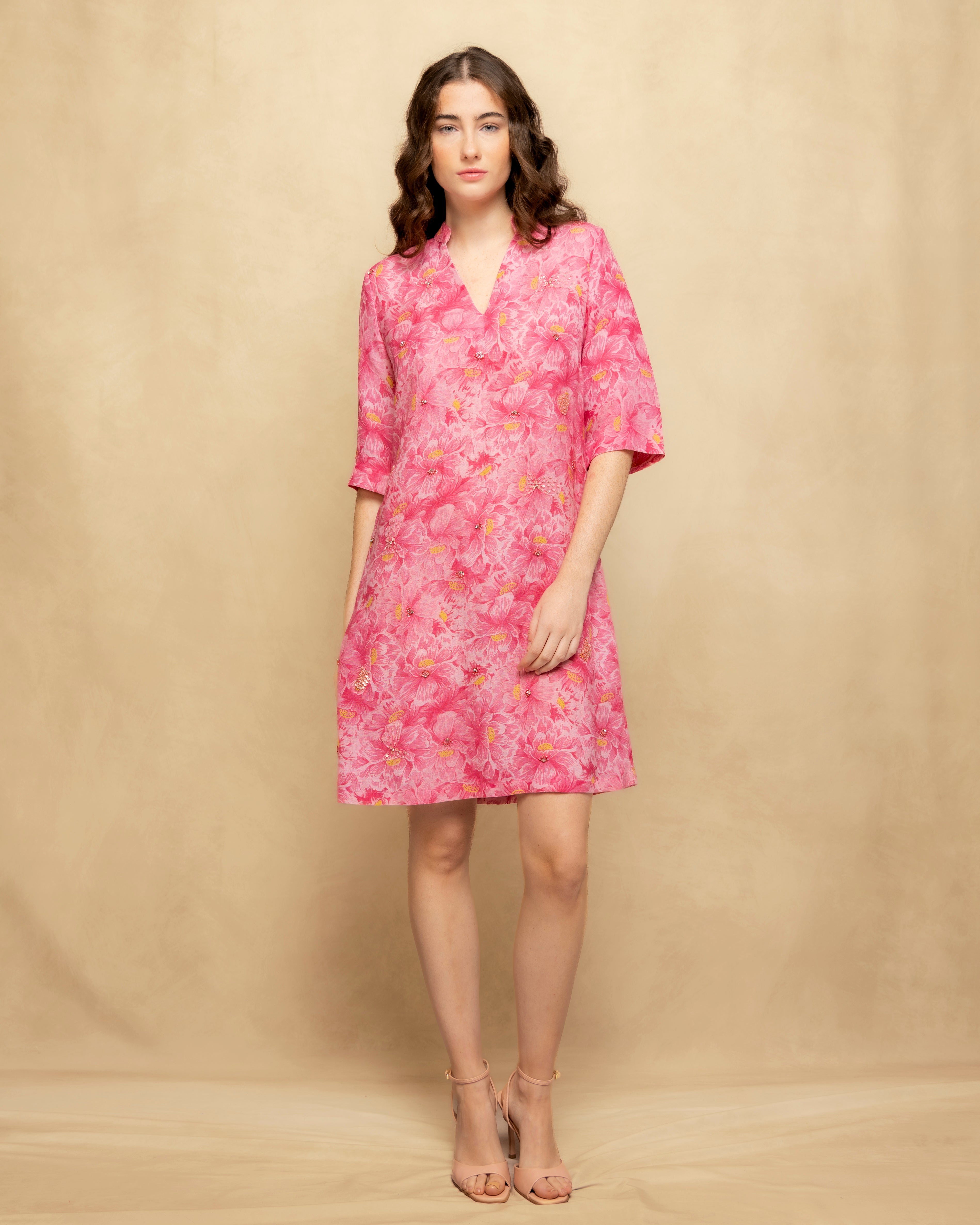 Vestido Curto Fluído com Estampado Floral Rosa-3