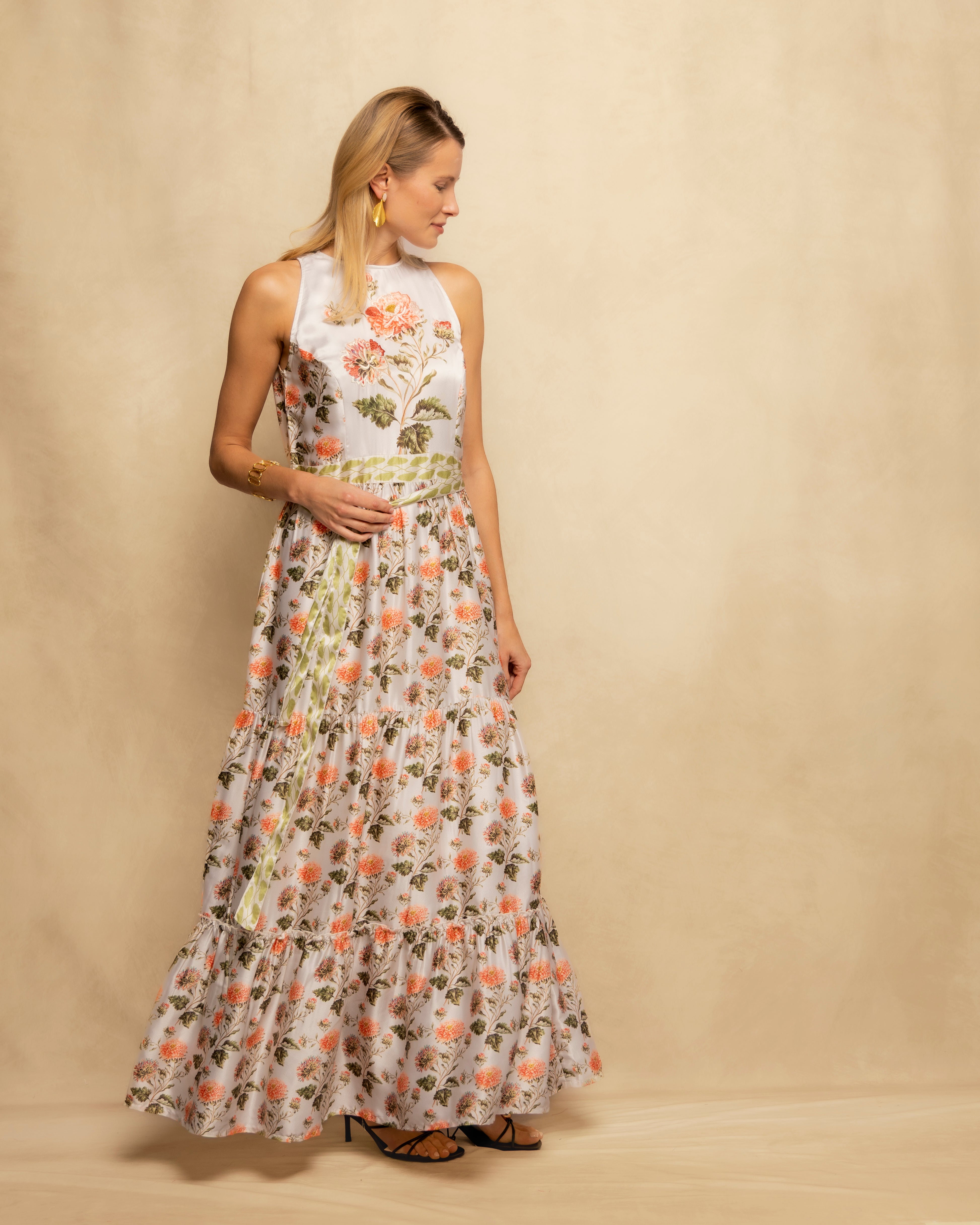 Vestido Comprido sem Mangas com Estampado Floral e Cinto Branco-2