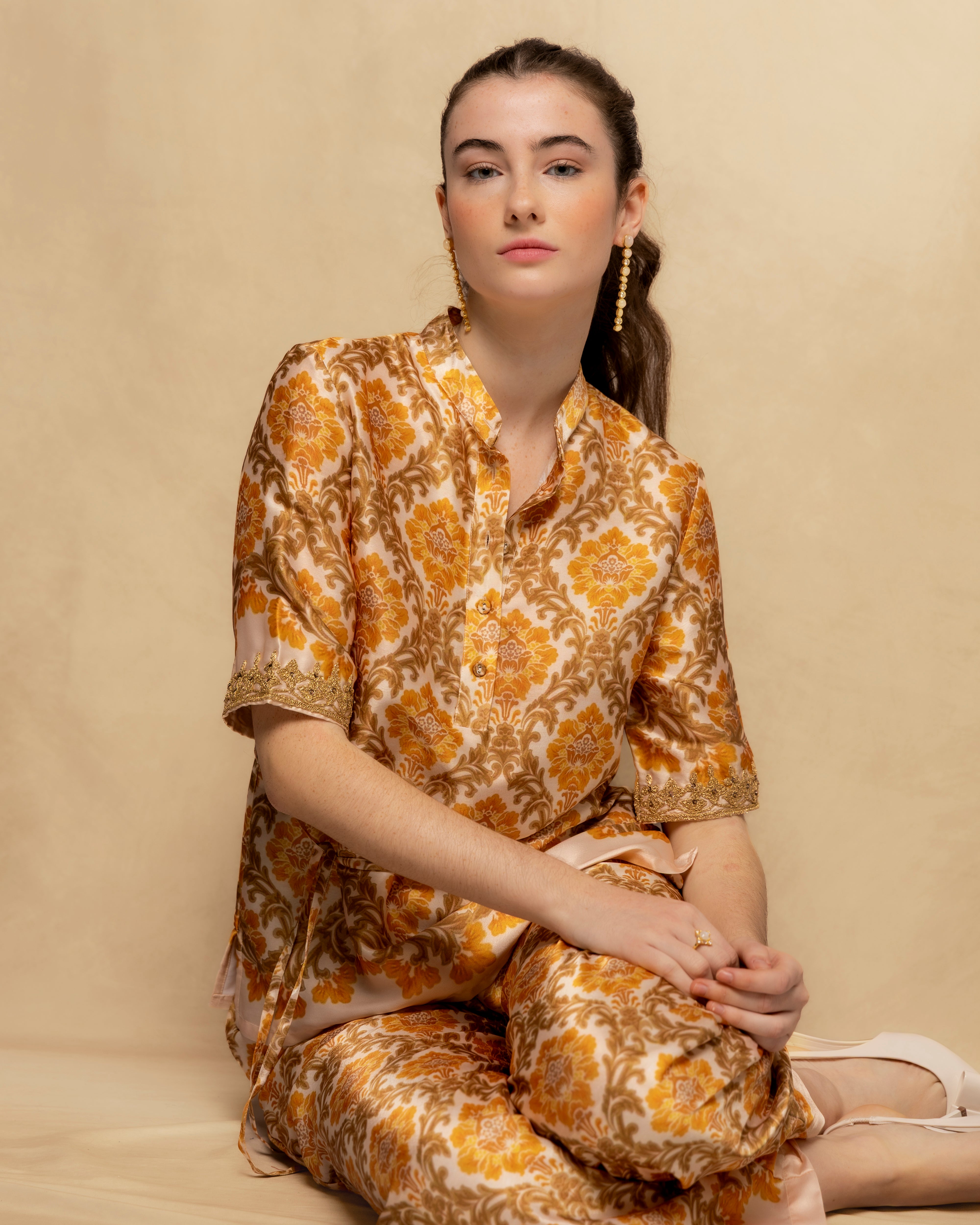 Blusa Estampada com Manga Curta Fecho Frontal e Laçada Lateral Amarelo-5