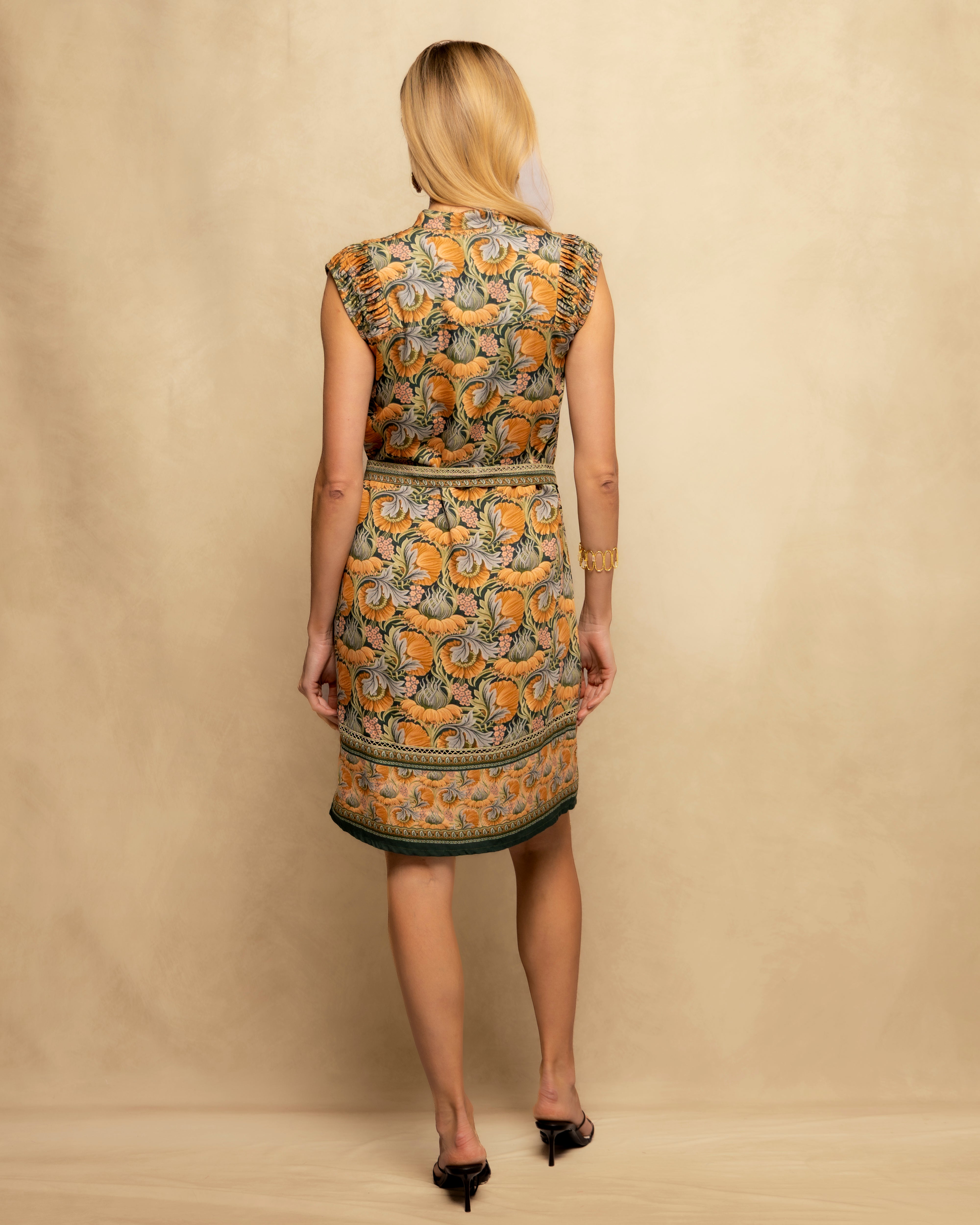 Vestido Curto sem Mangas com Aplicações Bordadas Florais Verde-7