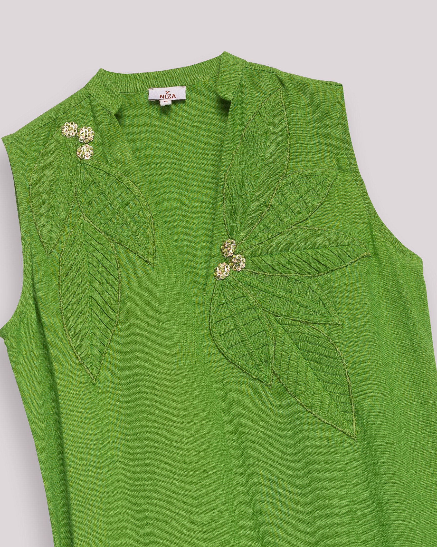 Vestido Curto com Decote em V e Bordado Verde-8