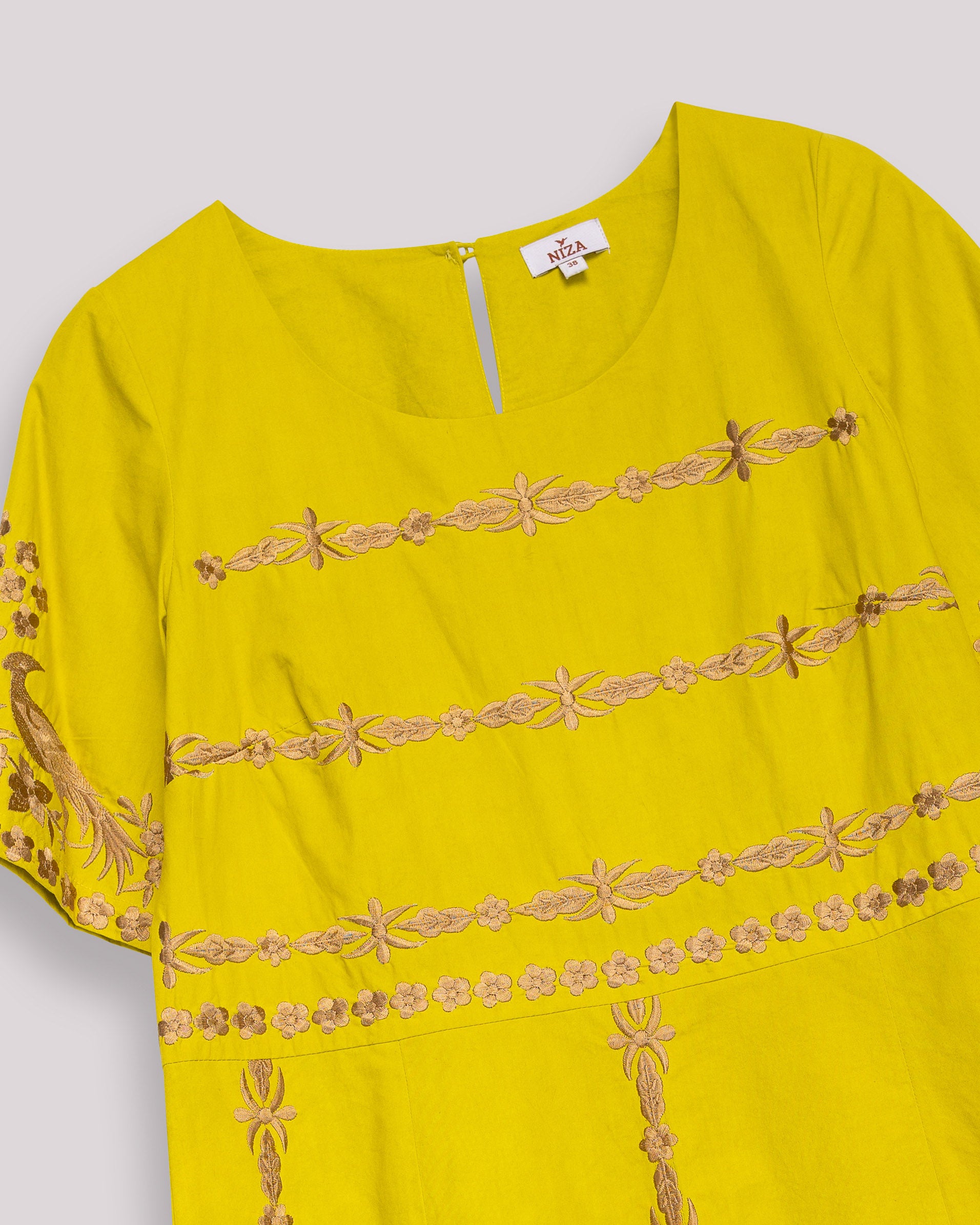 Vestido Curto de Inspiração Artesanal com Manga Curta Mostarda-8