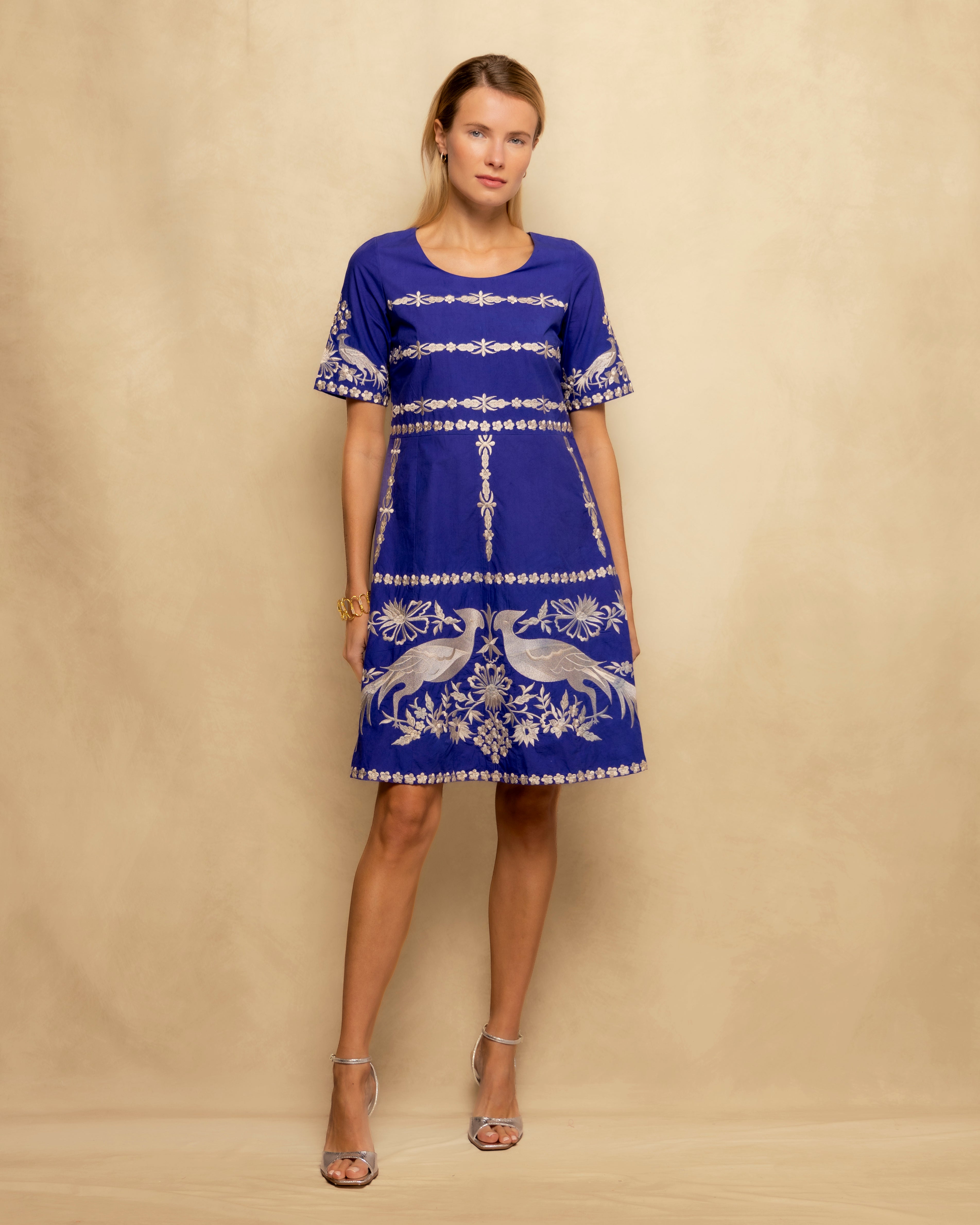 Vestido Curto de Inspiração Artesanal com Manga Curta Azul-5
