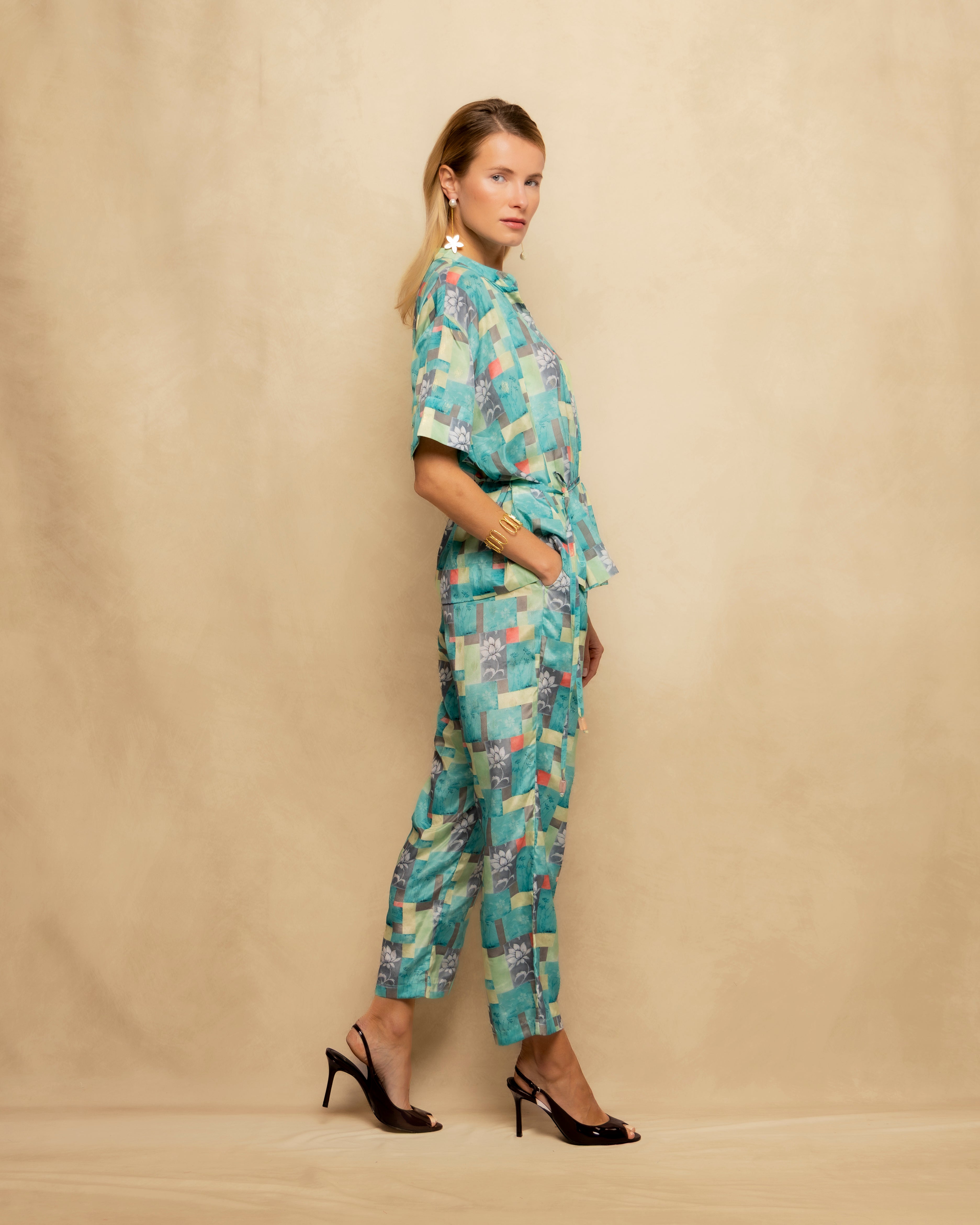 Imagem 0 de Calças Retas de Silhueta Fluida com Design Geométrico