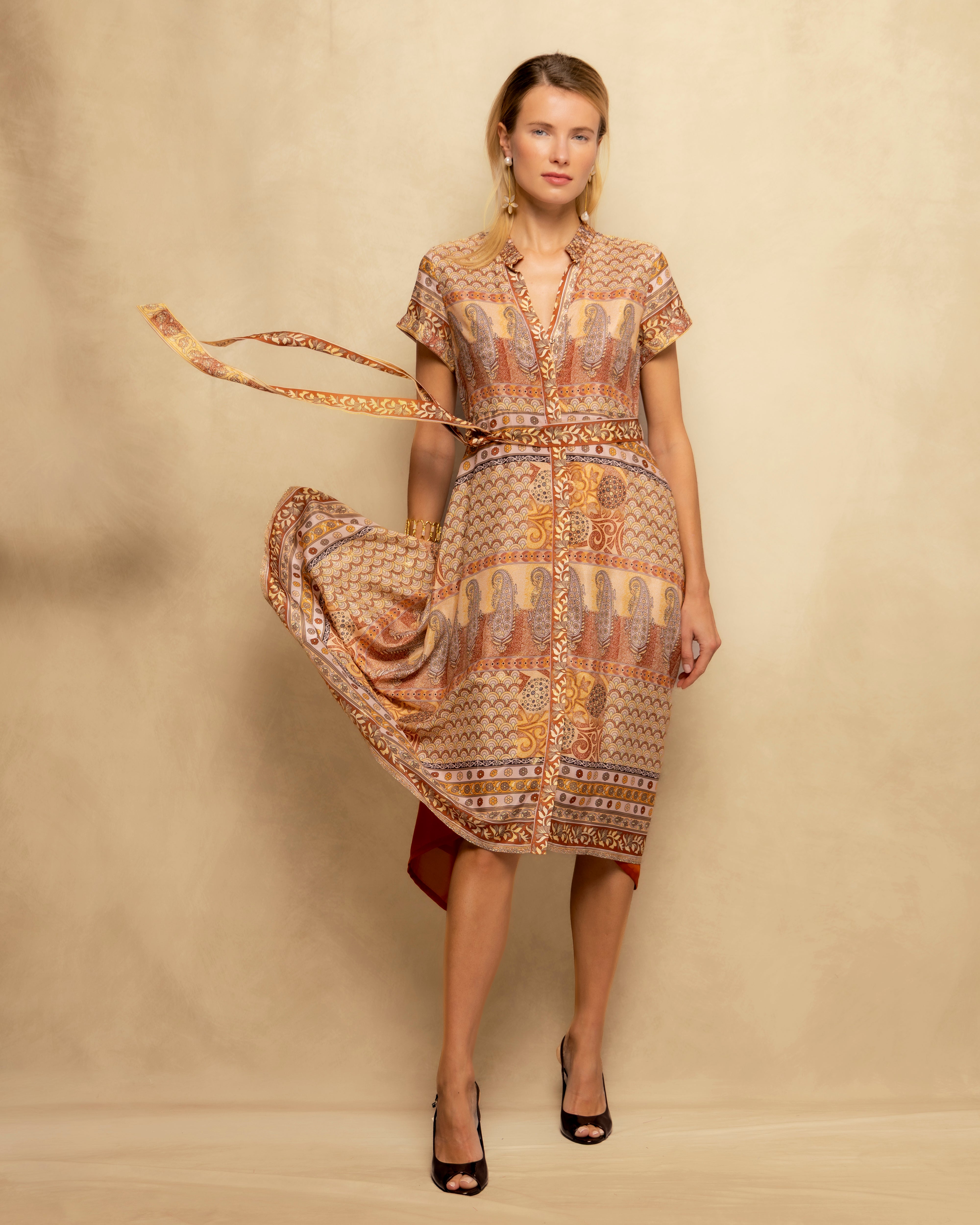 Vestido Midi Tipo Camisa com Laçada na Cintura Laranja-3