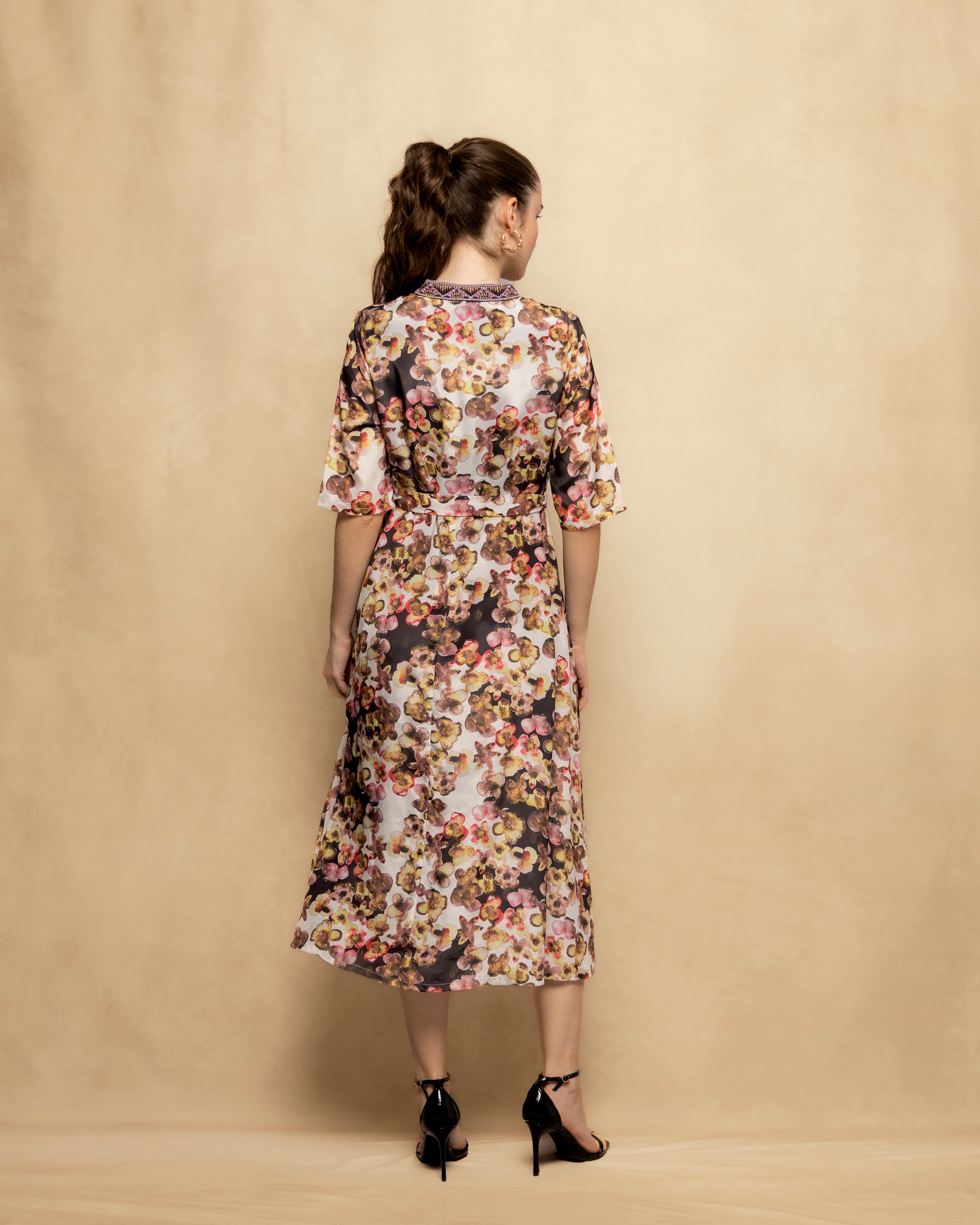 Vestido Midi Estampado com Manga 3/4 e Cinto Multicolor-5