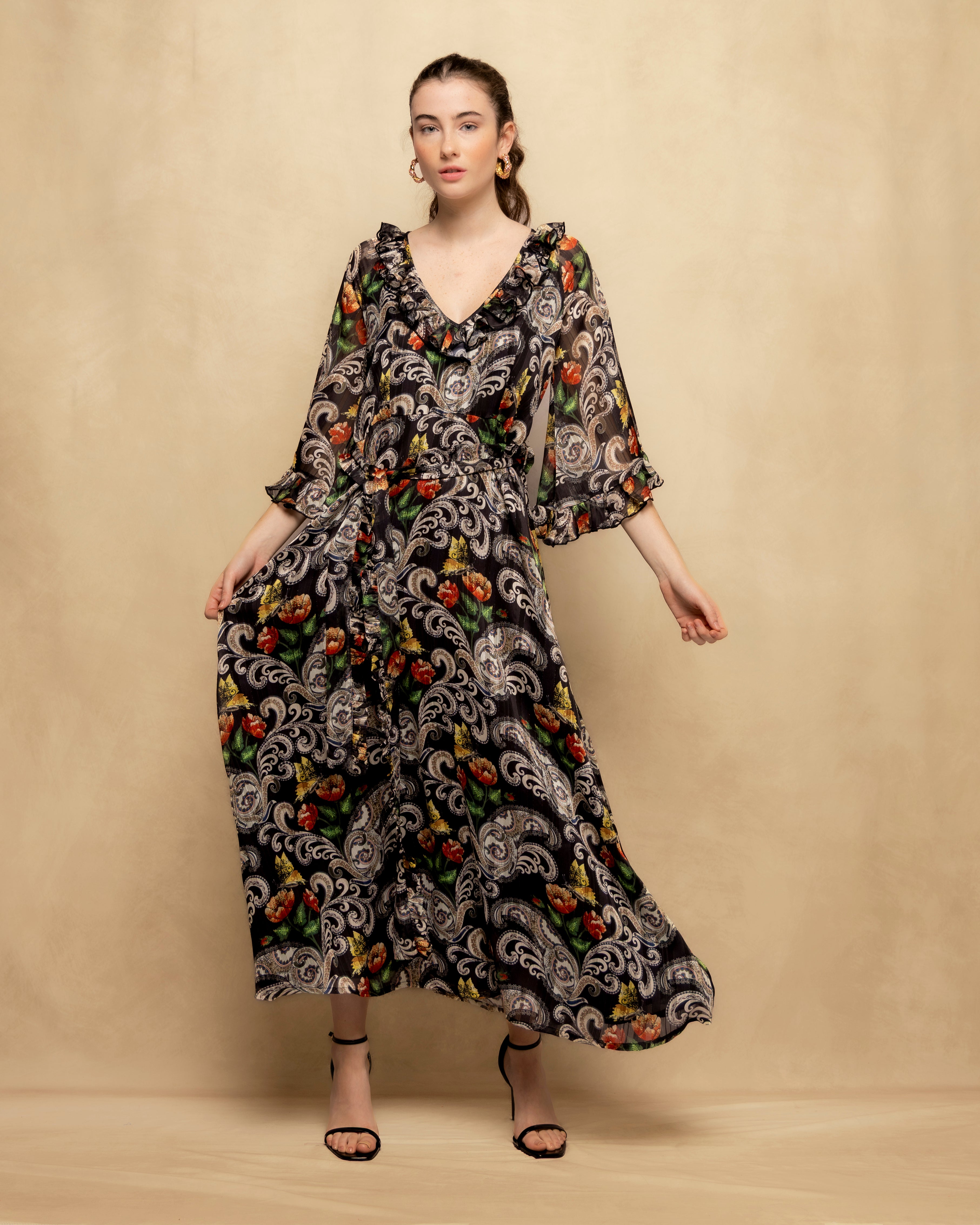 Imagem 0 de Vestido Comprido Estampado com Decote em V Folhos e Cinto