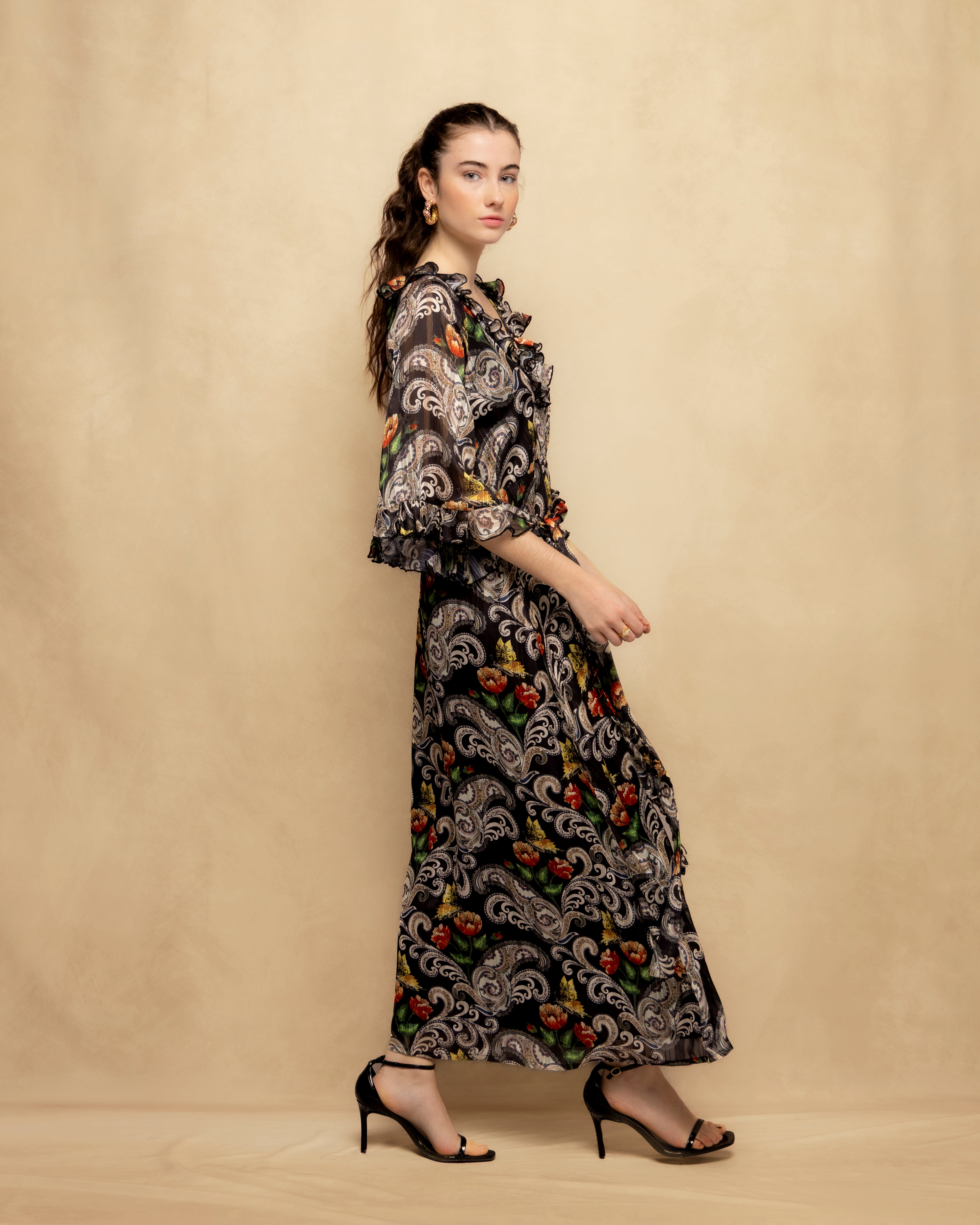 Vestido Comprido Estampado com Decote em V Folhos e Cinto Preto-2
