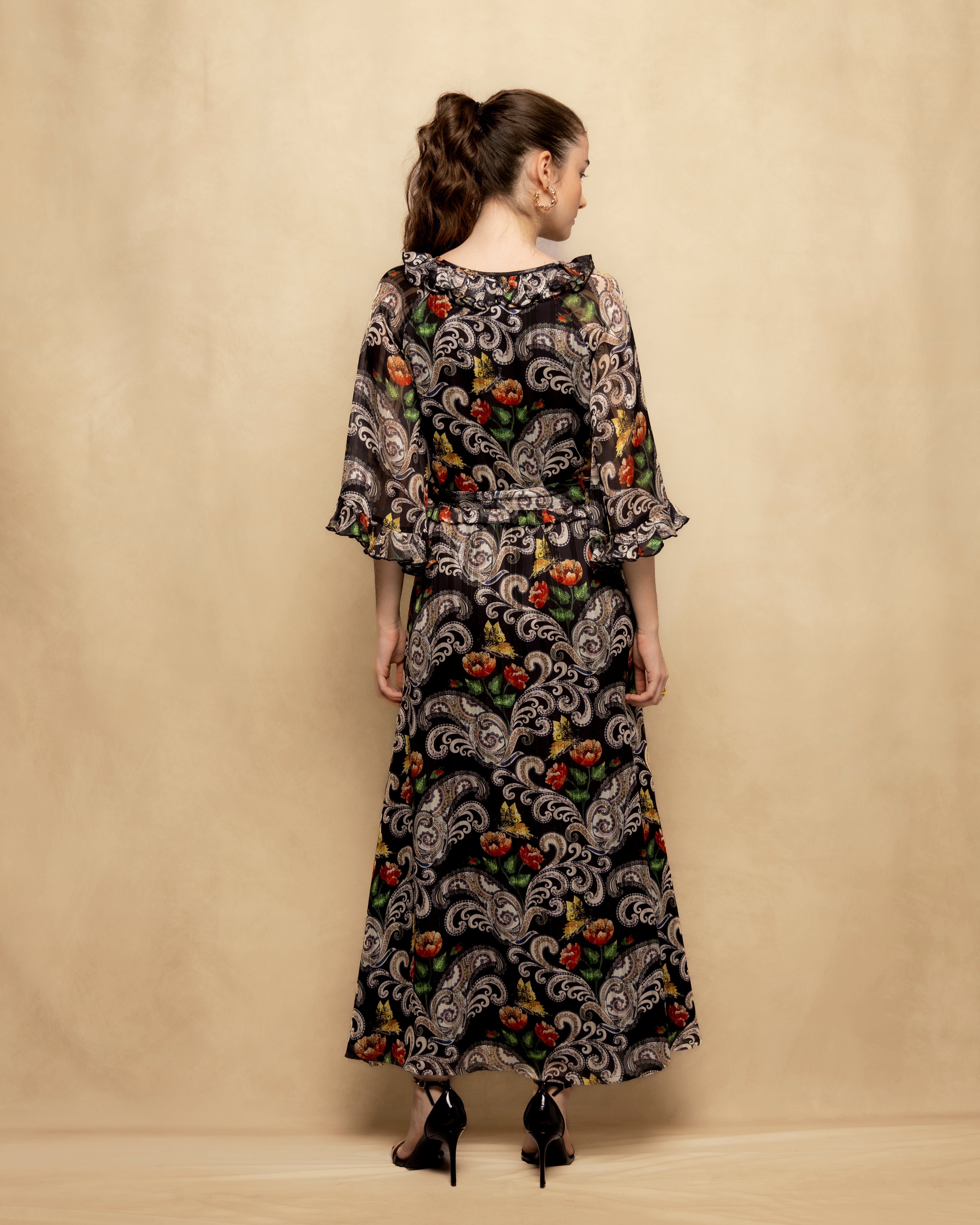 Vestido Comprido Estampado com Decote em V Folhos e Cinto Preto-5