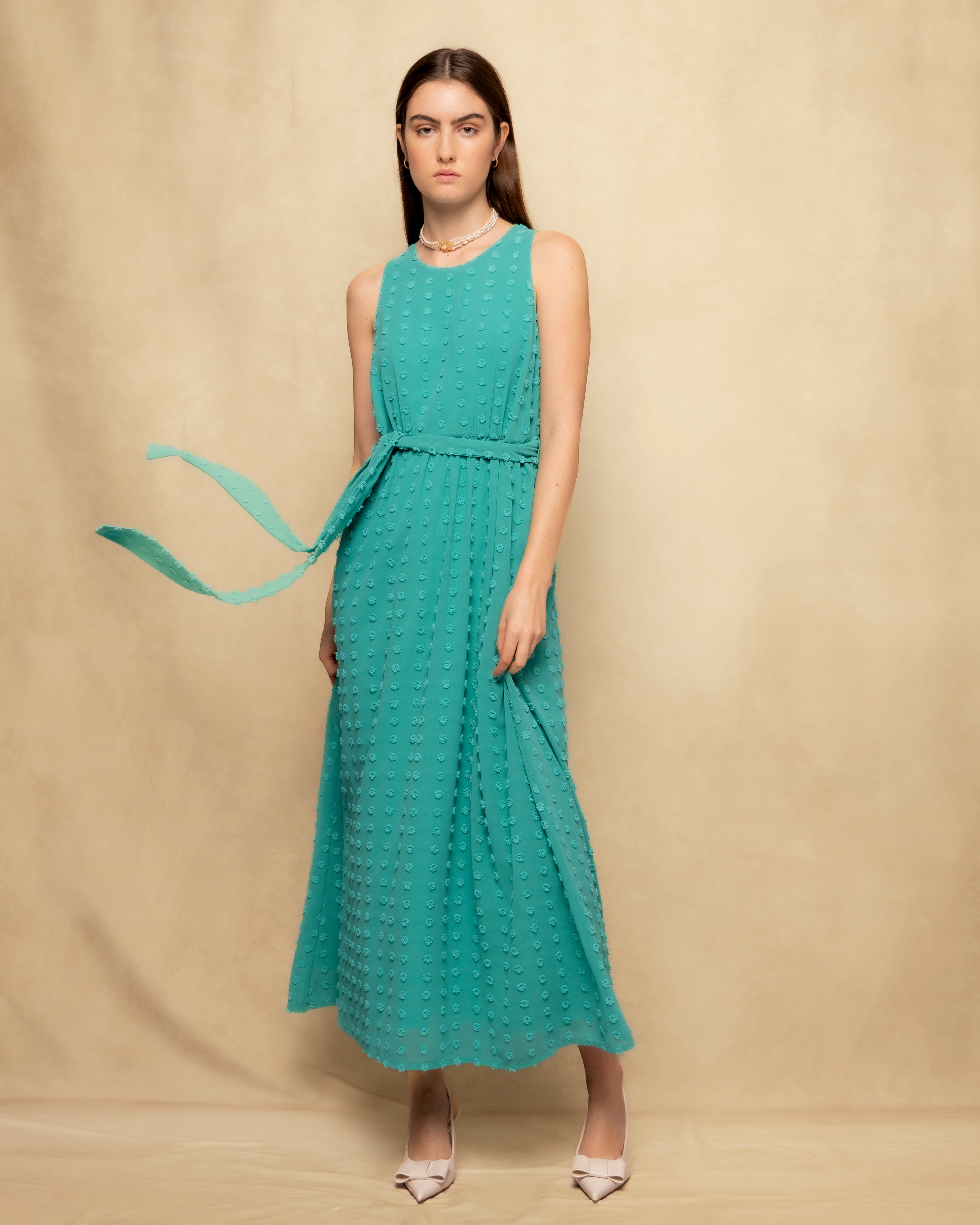 Imagem 0 de Vestido Comprido sem Mangas com Textura e Cinto