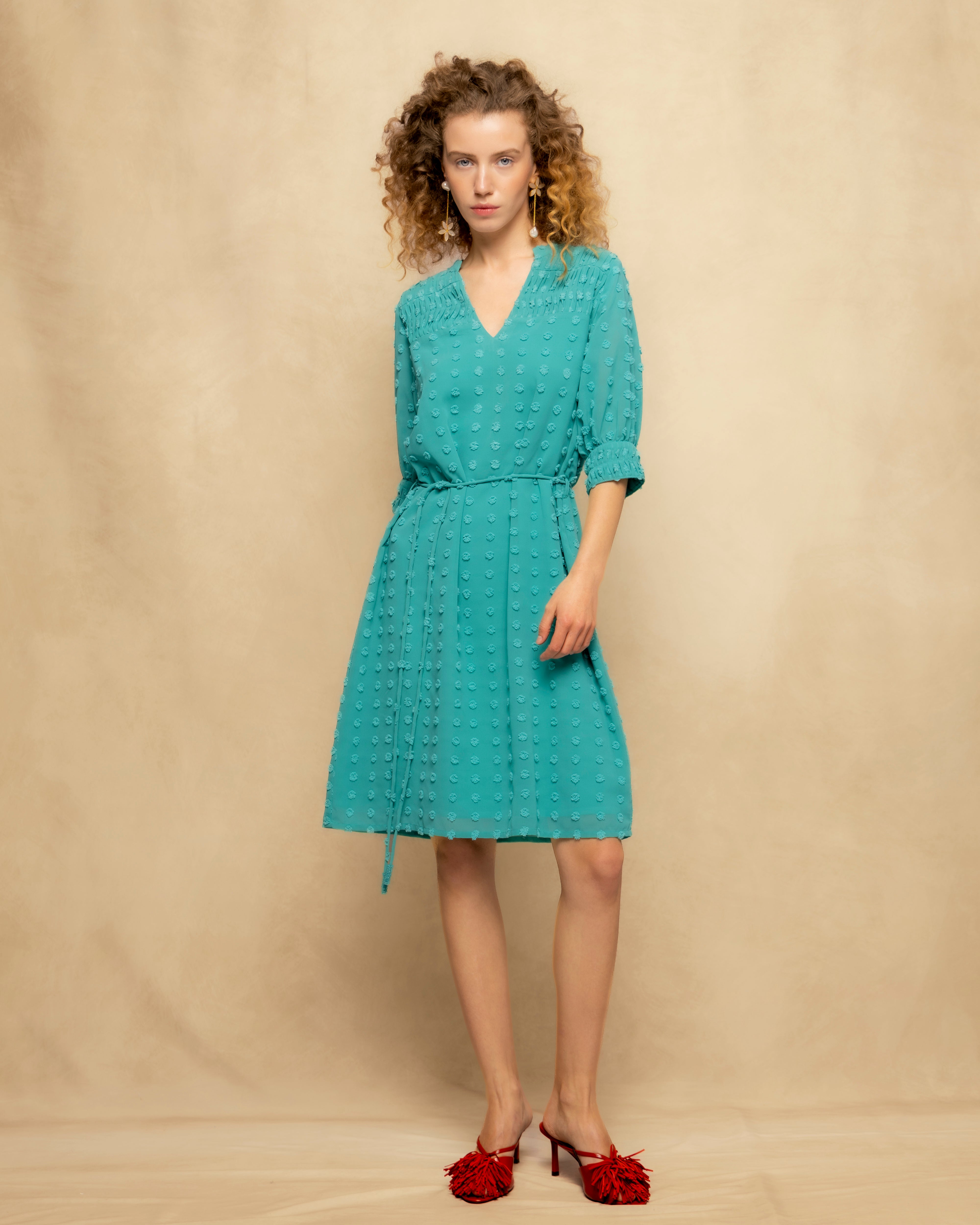 Vestido Curto de Tecido Plumeti com Decote em V e Manga 3/4 Turquesa-3