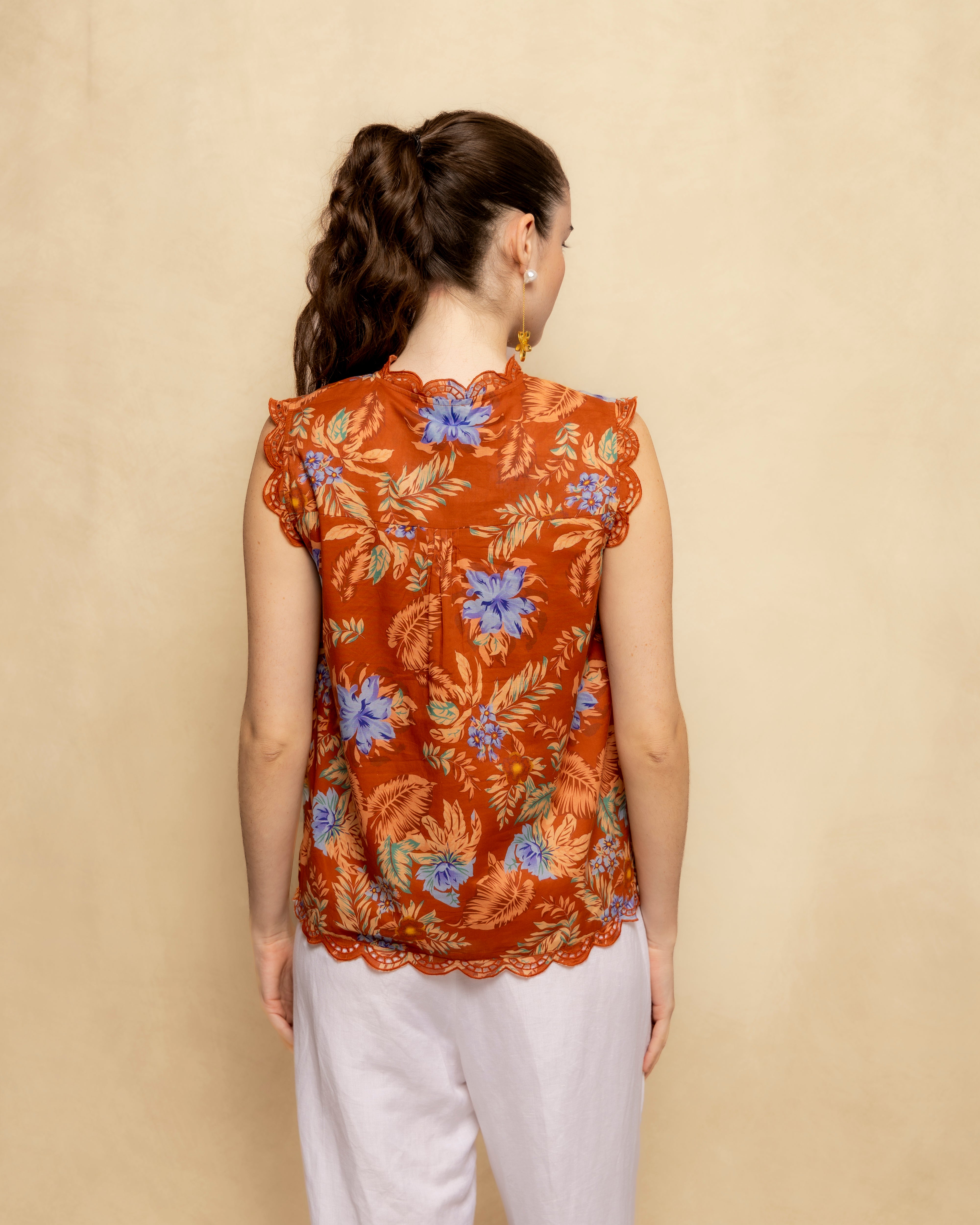 Blusa Estampada sem Mangas com Bordado e Bainha Festoneada Laranja-3