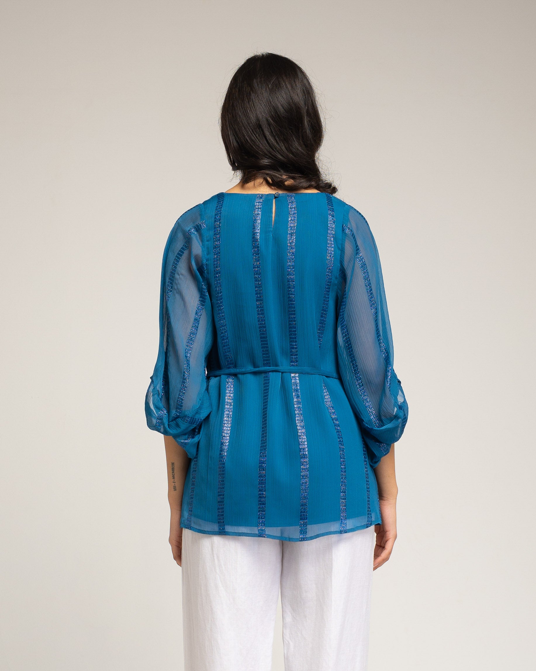 Blusa Fluida com Laçada Azul-4