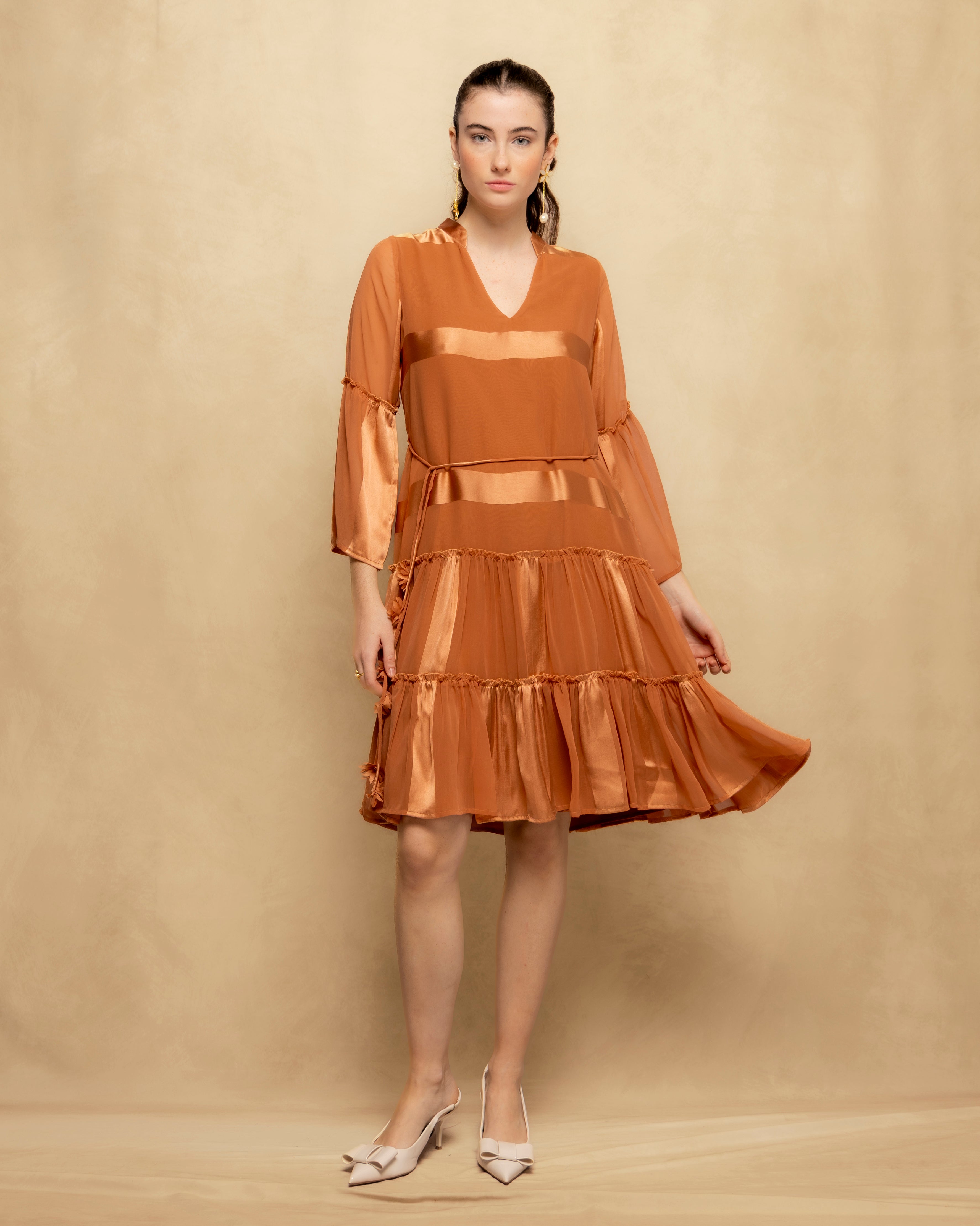 Vestido Curto com Decote em V e Mangas Amplas Laranja-3