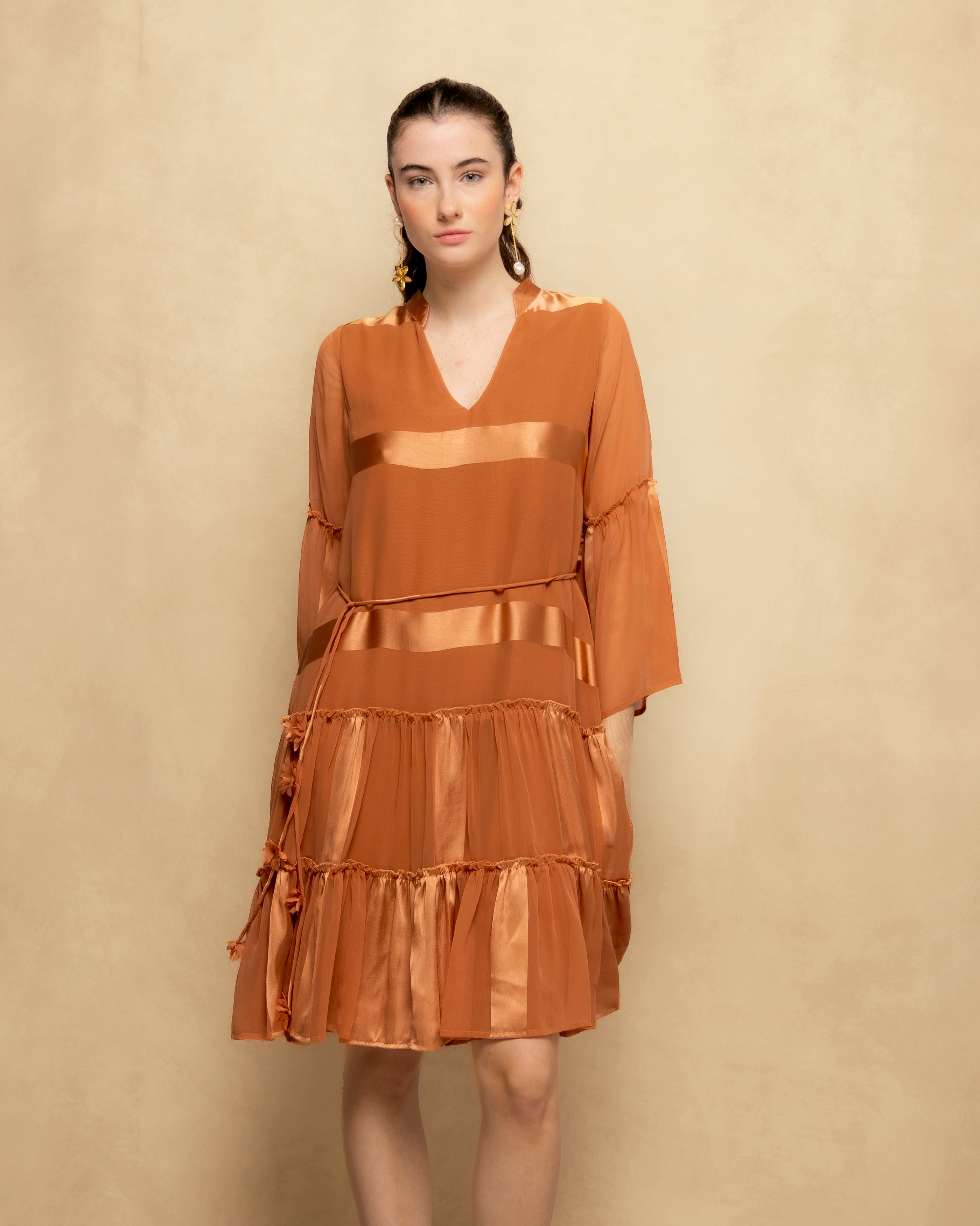 Vestido Curto com Decote em V e Mangas Amplas Laranja-4