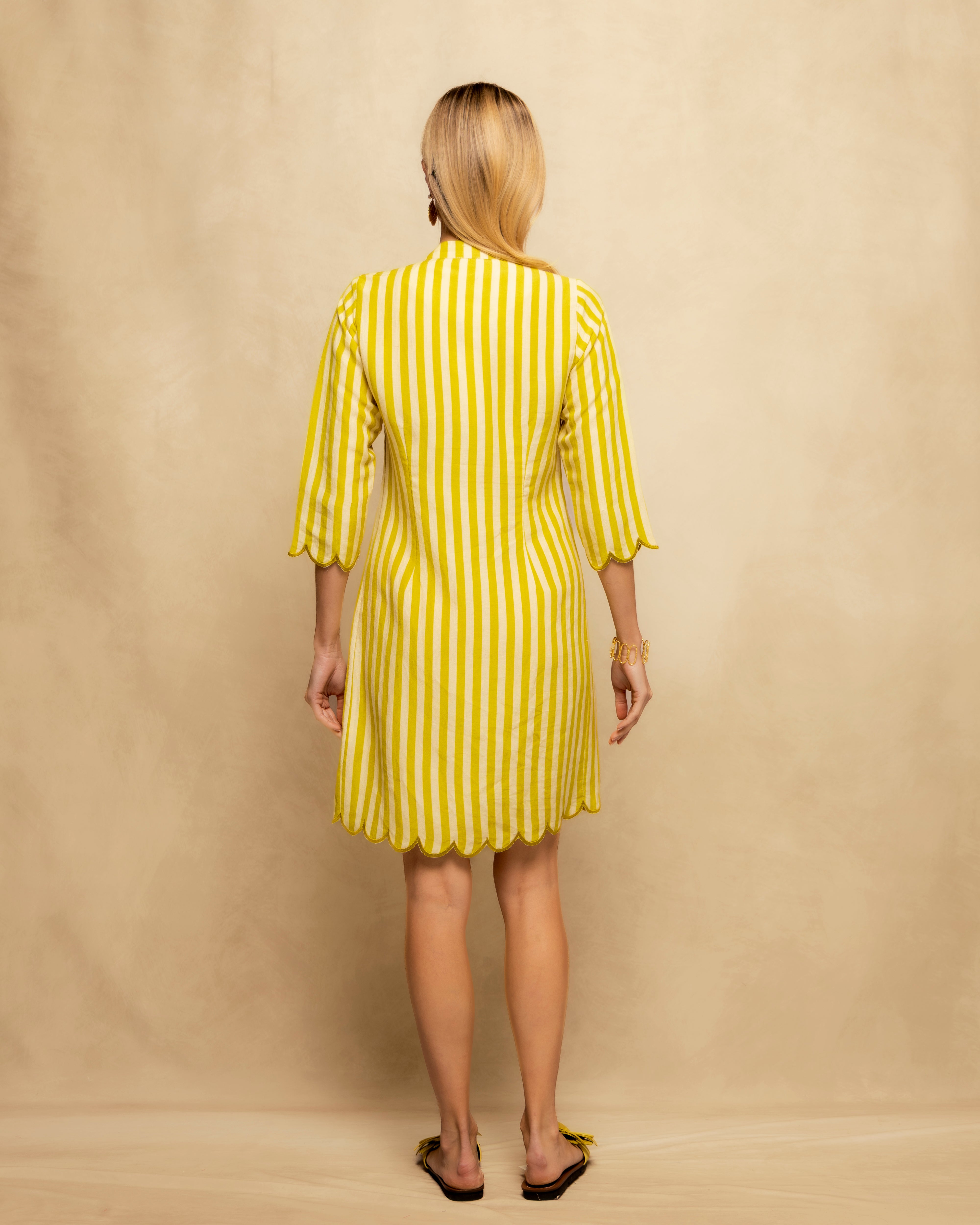 Vestido Curto Às Riscas com Decote em V e Manga Comprida Amarelo-5