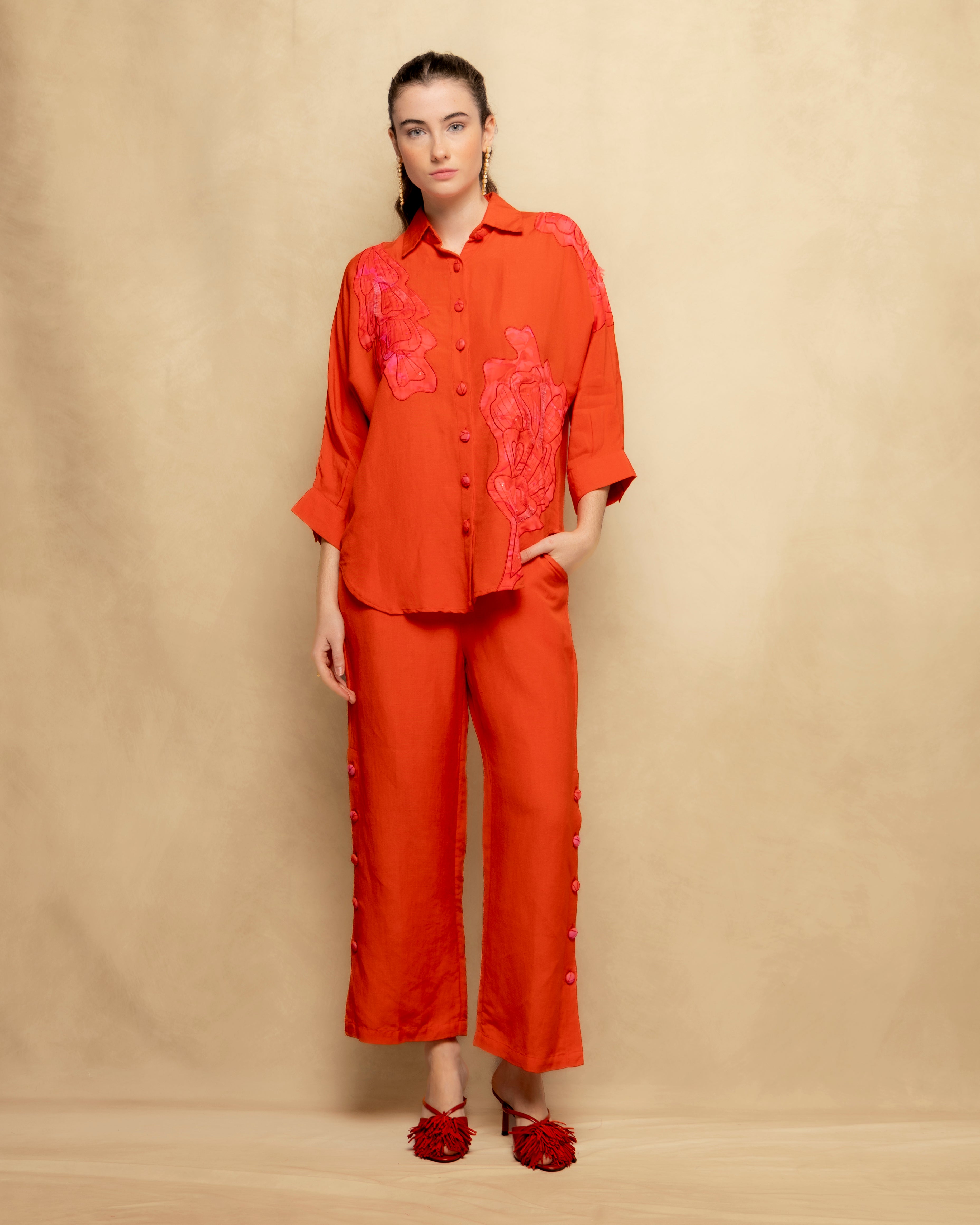 Camisa Ampla com Aplicações Decorativas Coral-3