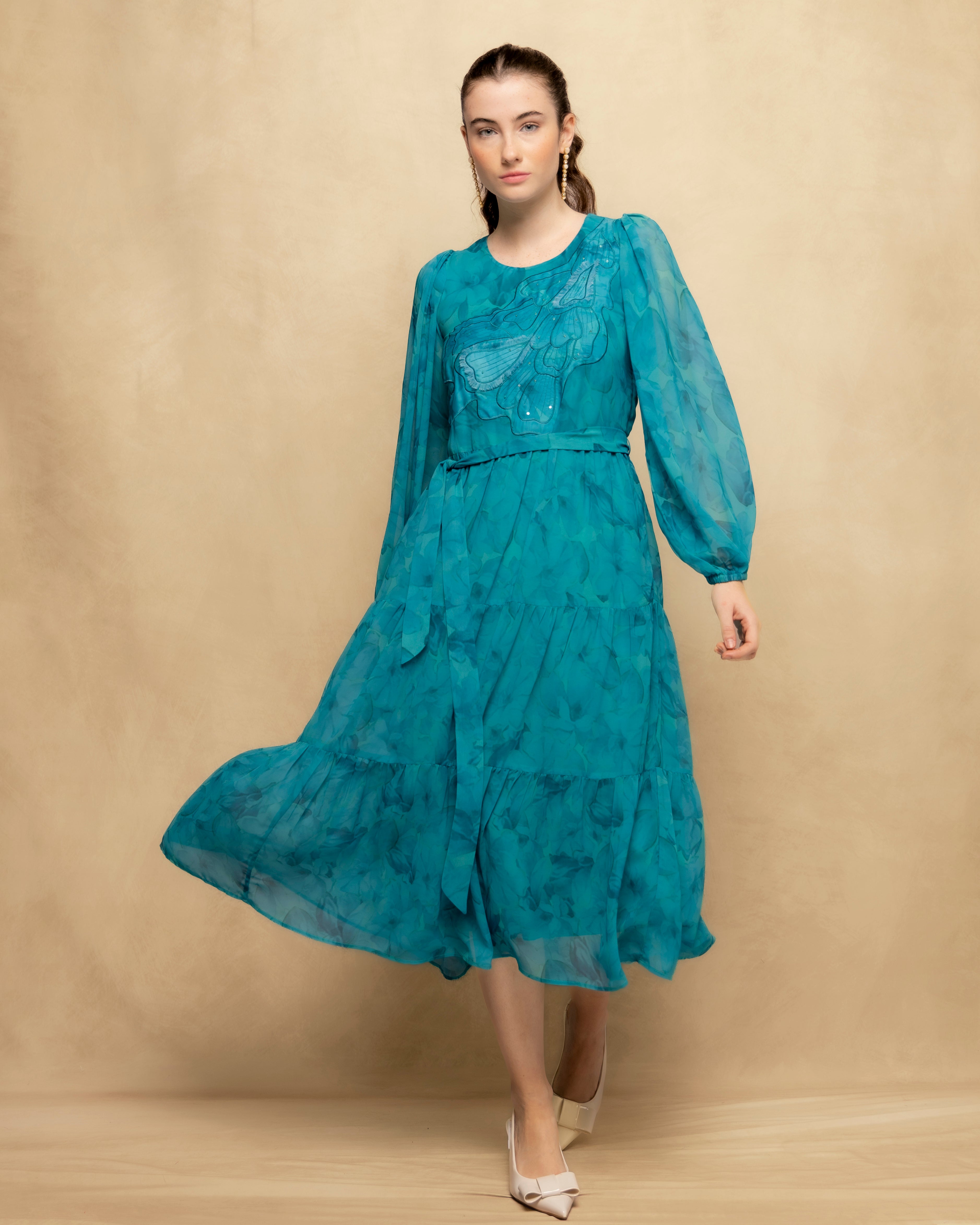 Imagem 0 de Vestido Midi Vaporoso com Bordado Frontal