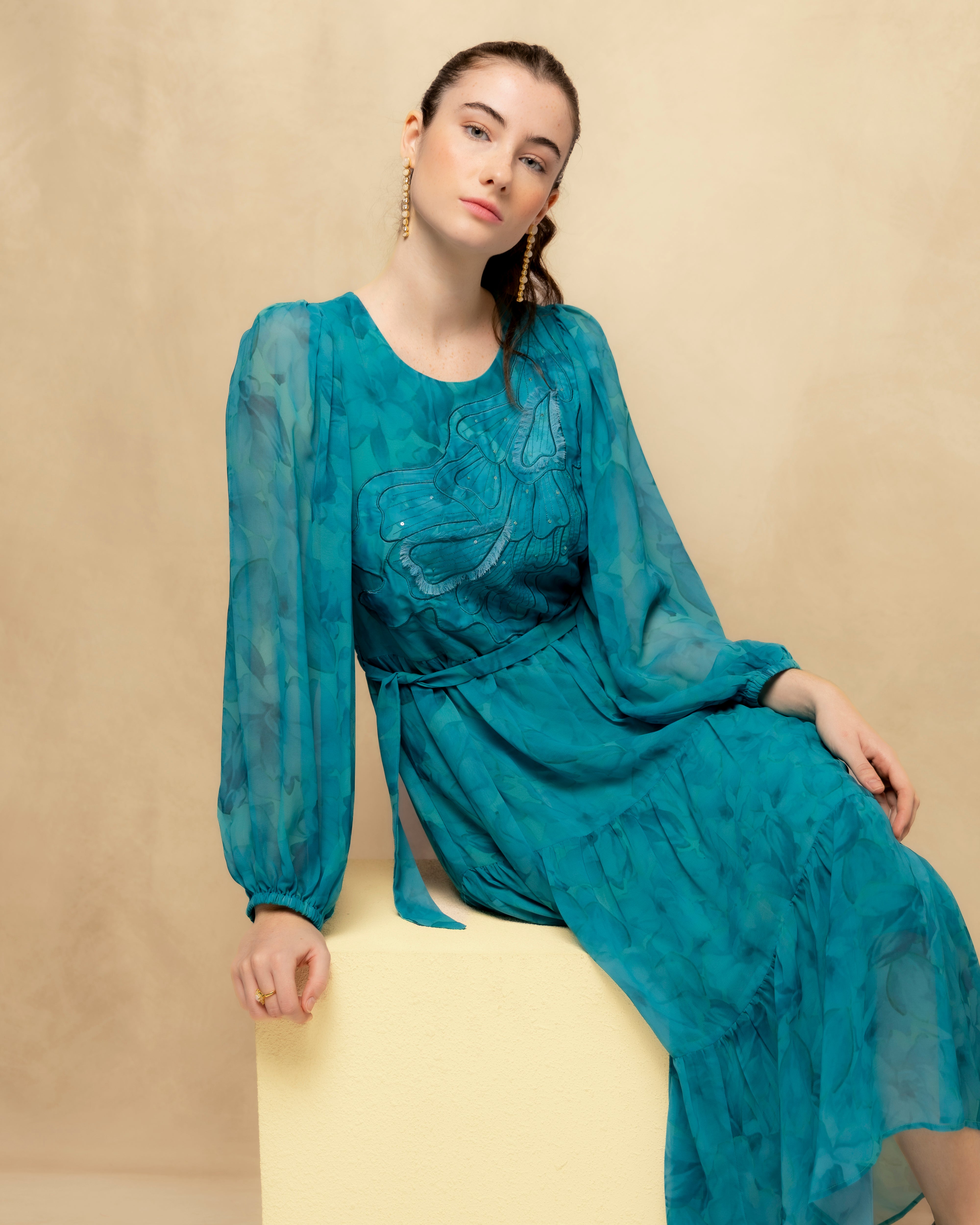 Vestido Midi Vaporoso com Bordado Frontal Turquesa-2