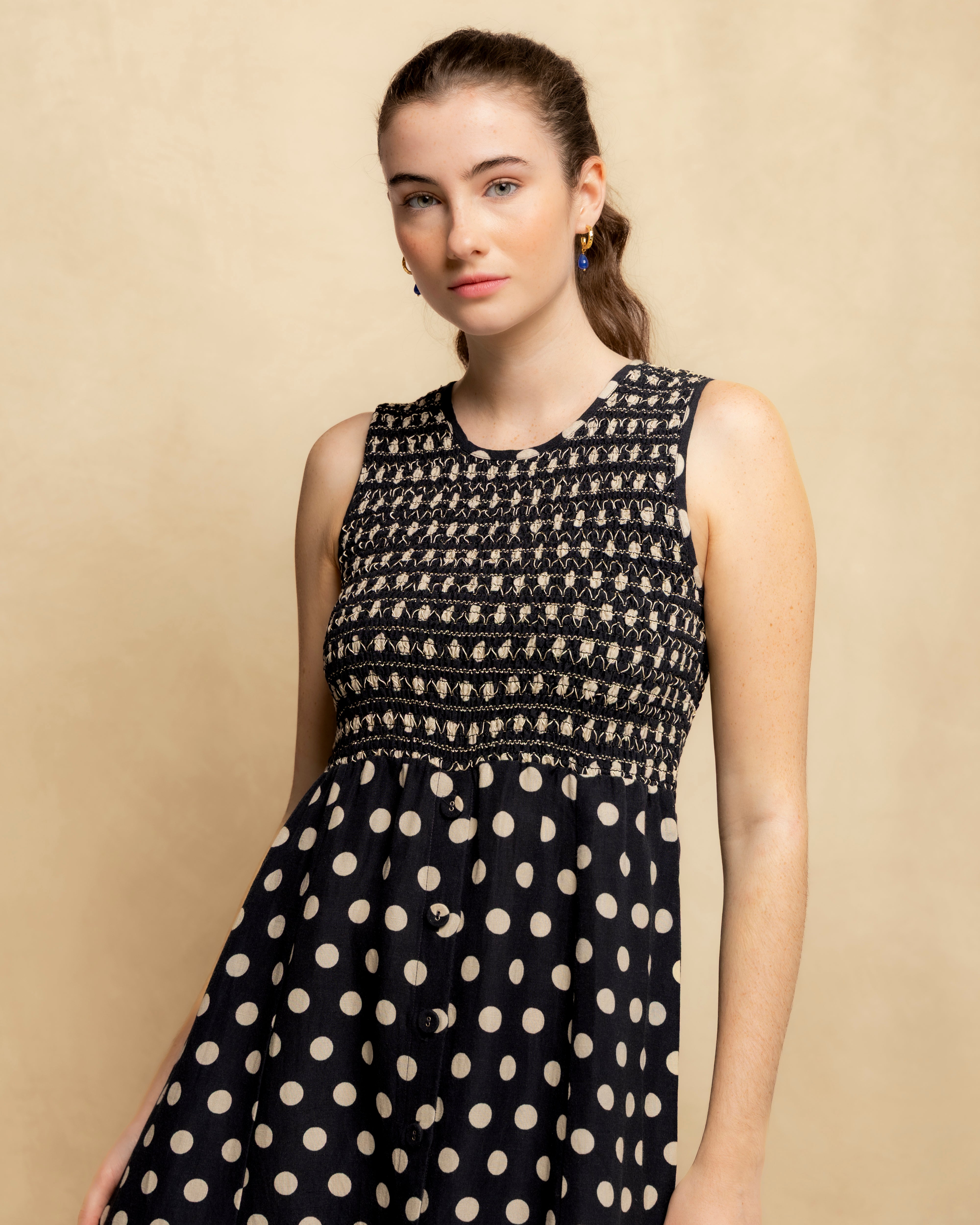 Vestido Midi sem Mangas com Corpo Franzido e Saia Estampada Preto-2