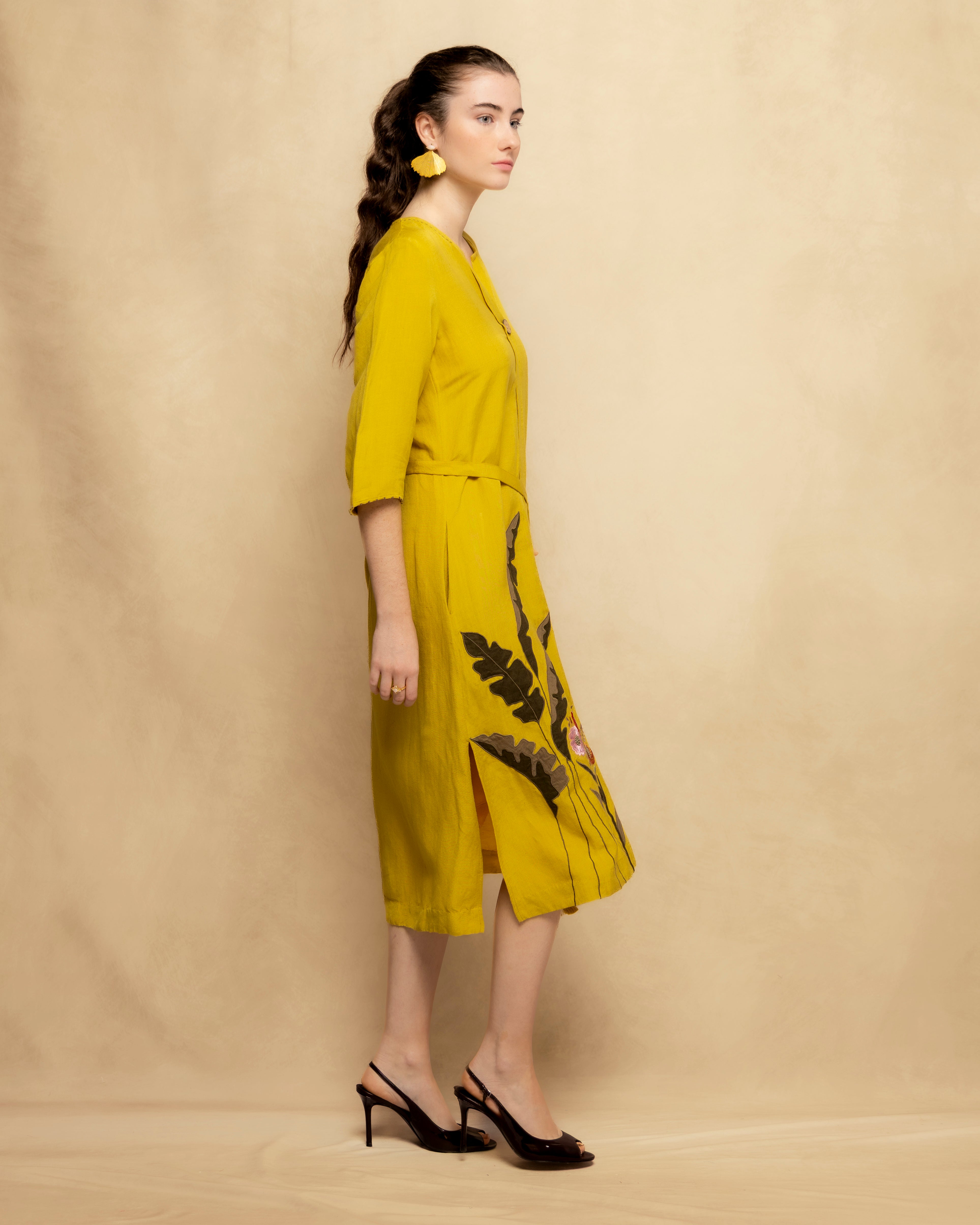 Vestido Midi com Decote em V e Bordado Vegetal Amarelo-6