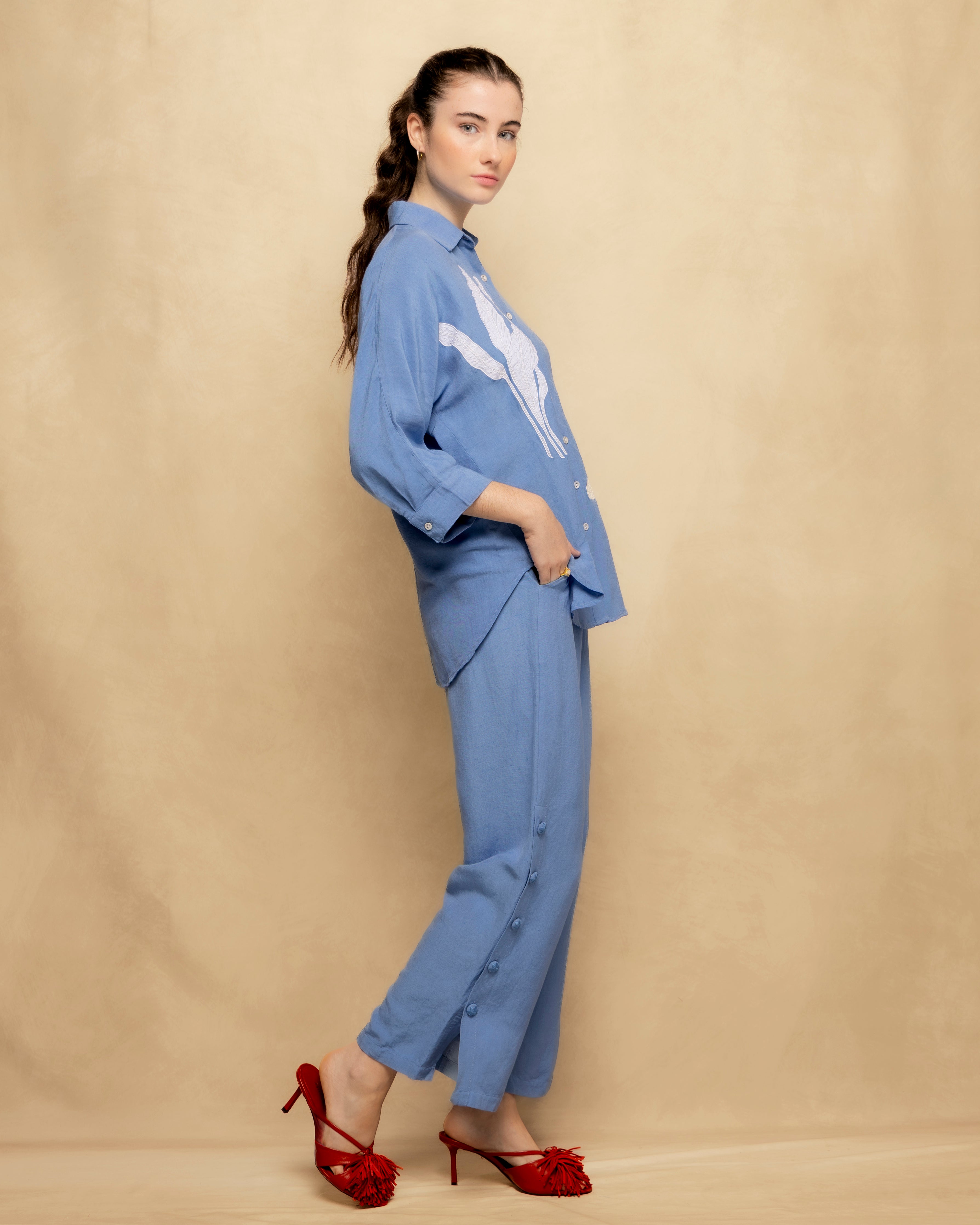 Camisa Fluida com Bordado Azul-5
