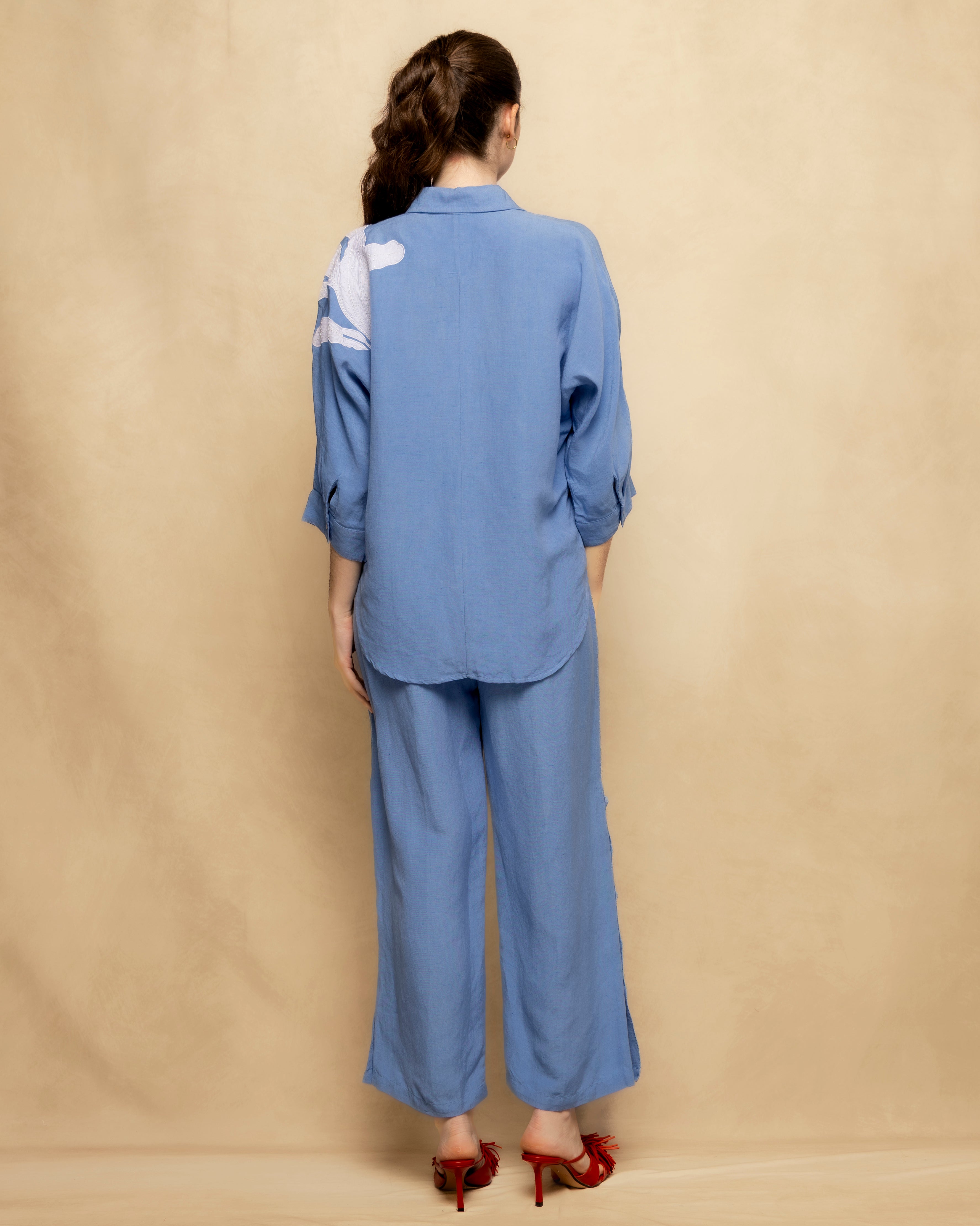 Camisa Fluida com Bordado Azul-6