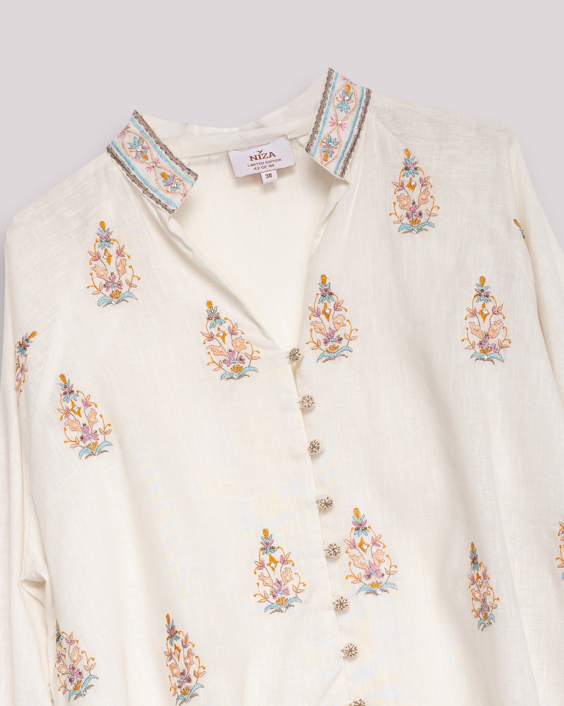 Blusa de Manga Comprida com Estampação Artesanal e Fecho Frontal Branco-9