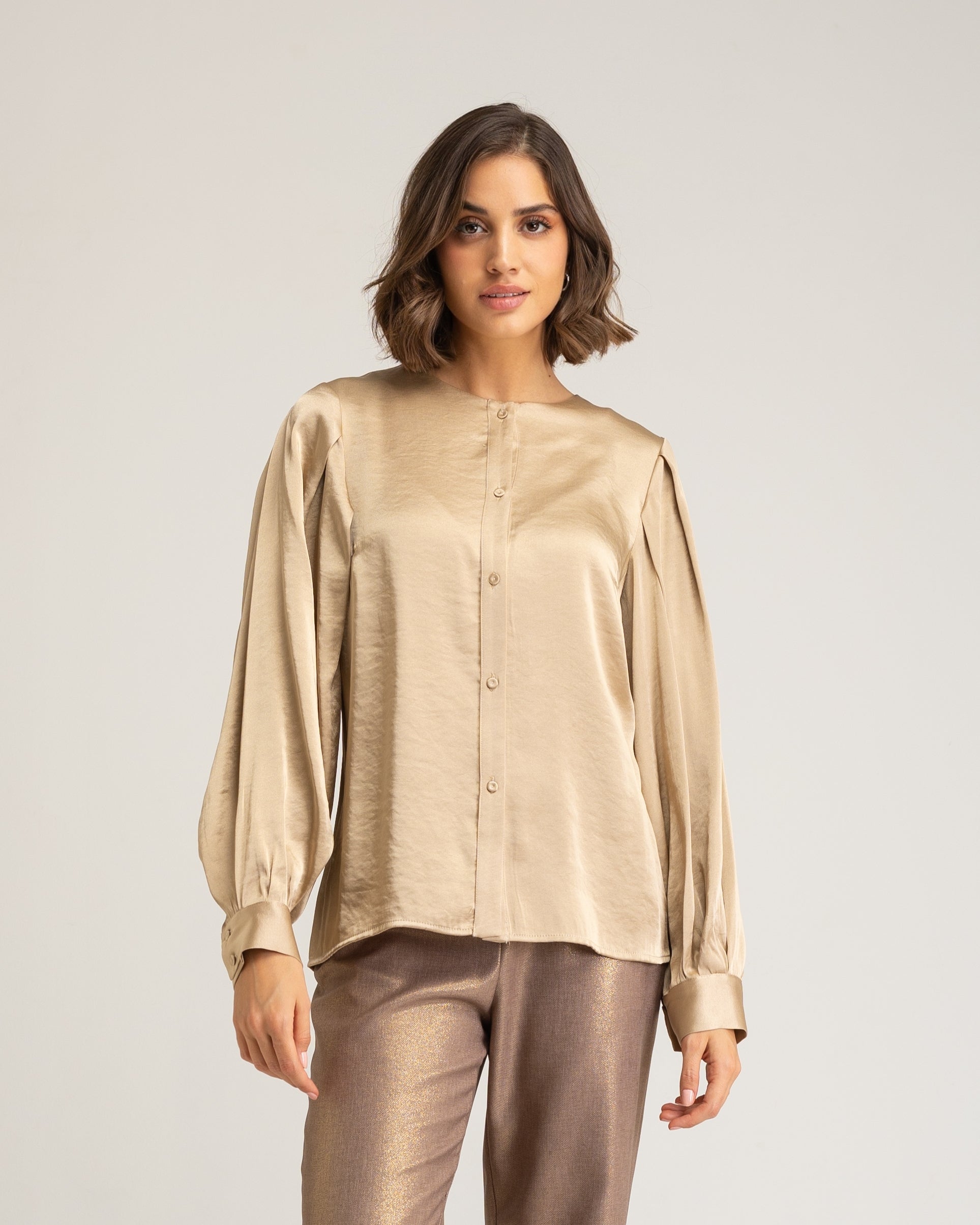 Blusa Romântica com Mangas Abalonadas Vega Ouro-2