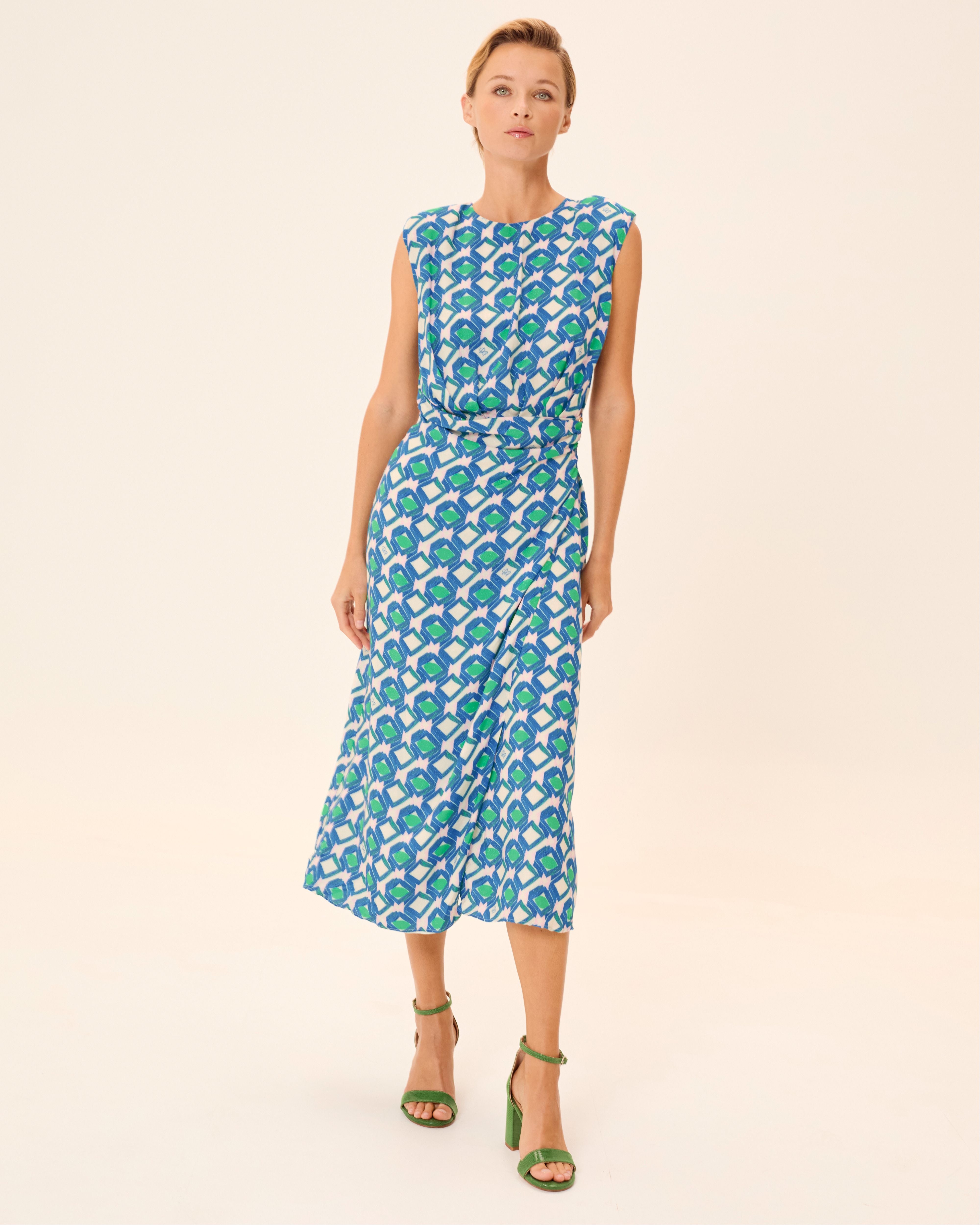 Imagem 0 de Vestido Midi Eda Estampado com Decote Redondo e Ombreiras