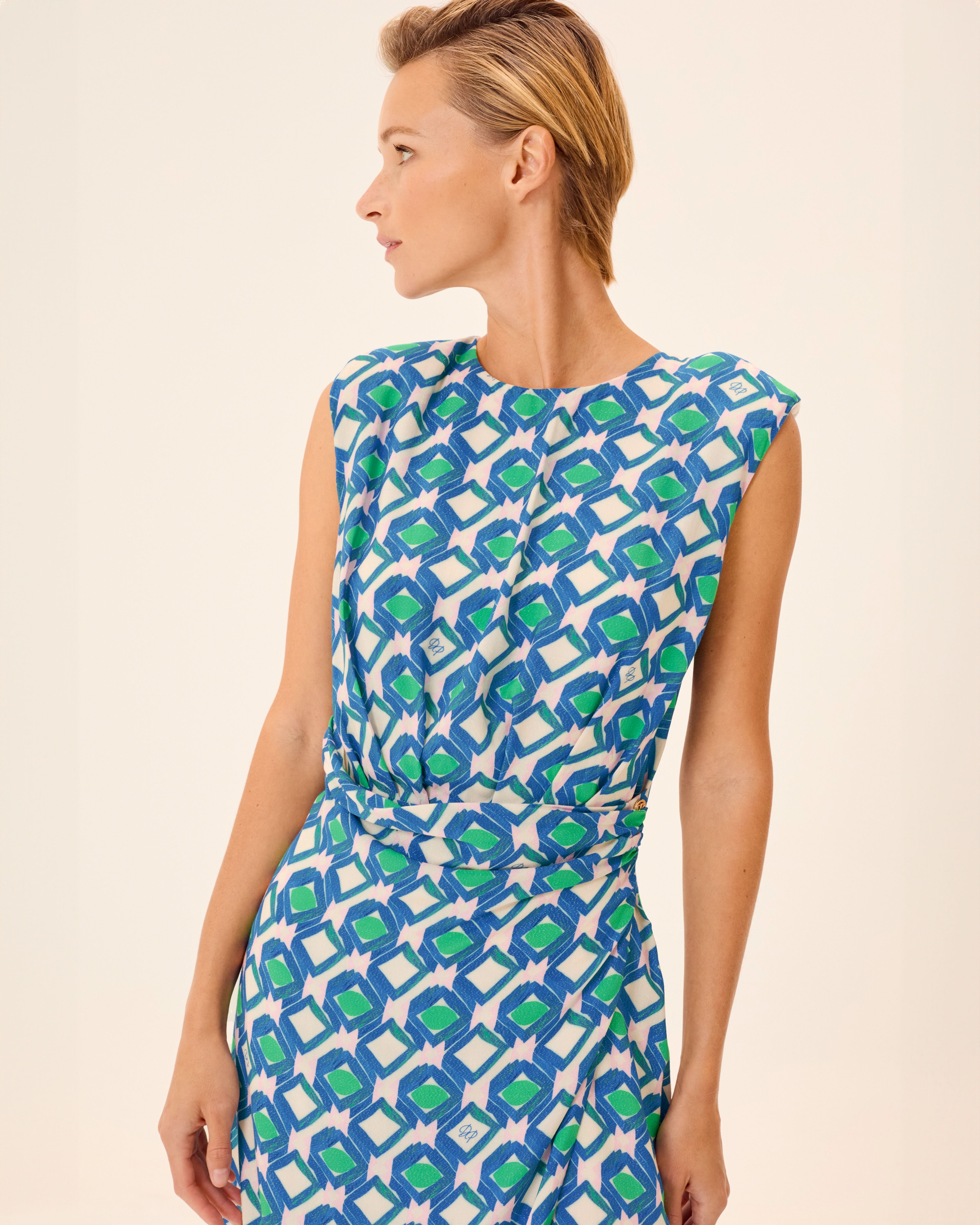 Vestido Midi Eda Estampado com Decote Redondo e Ombreiras Multicolor-2