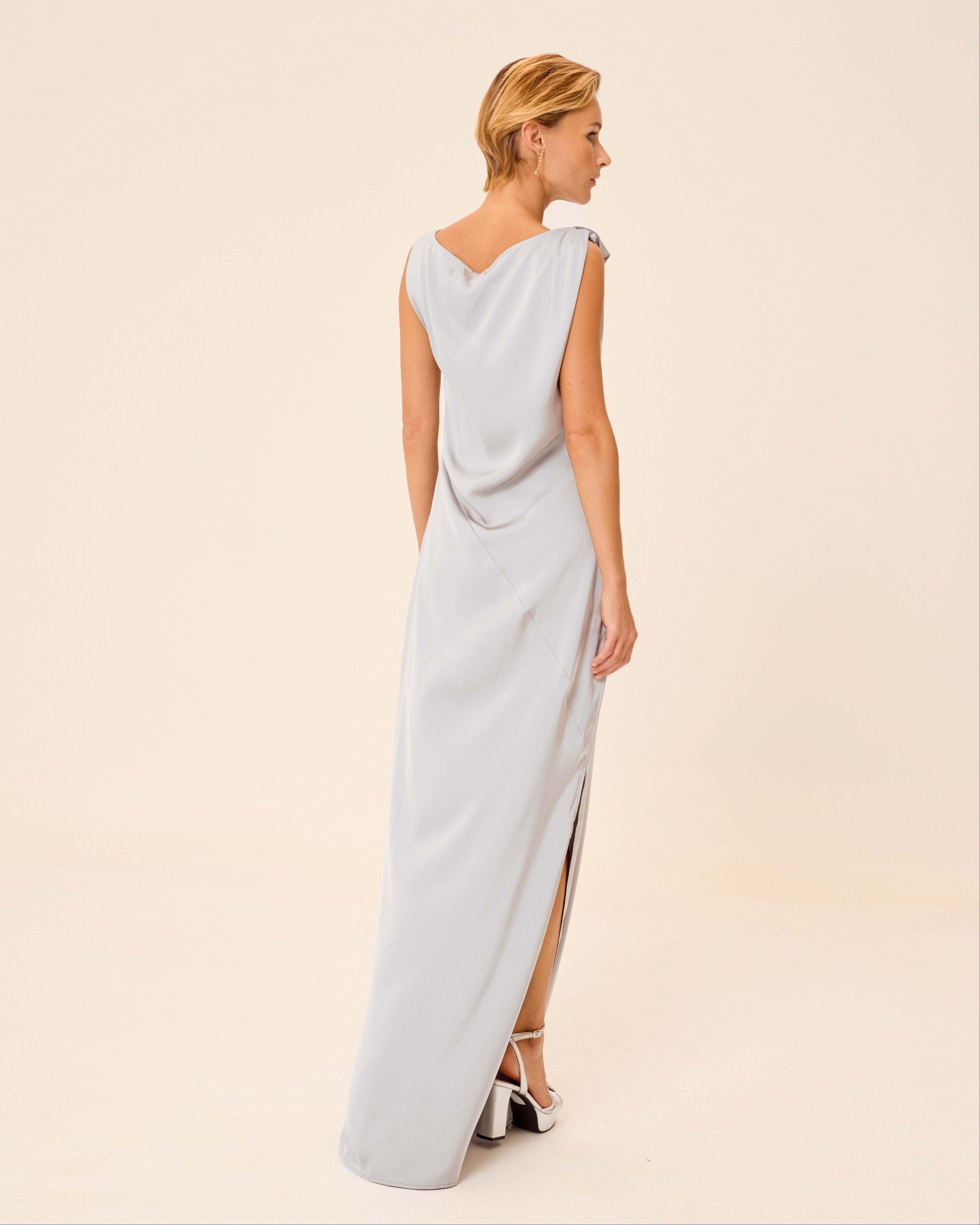 Vestido Comprido Alia Acetinado Drapeado no Ombro e Assimétrico Cinzento-5