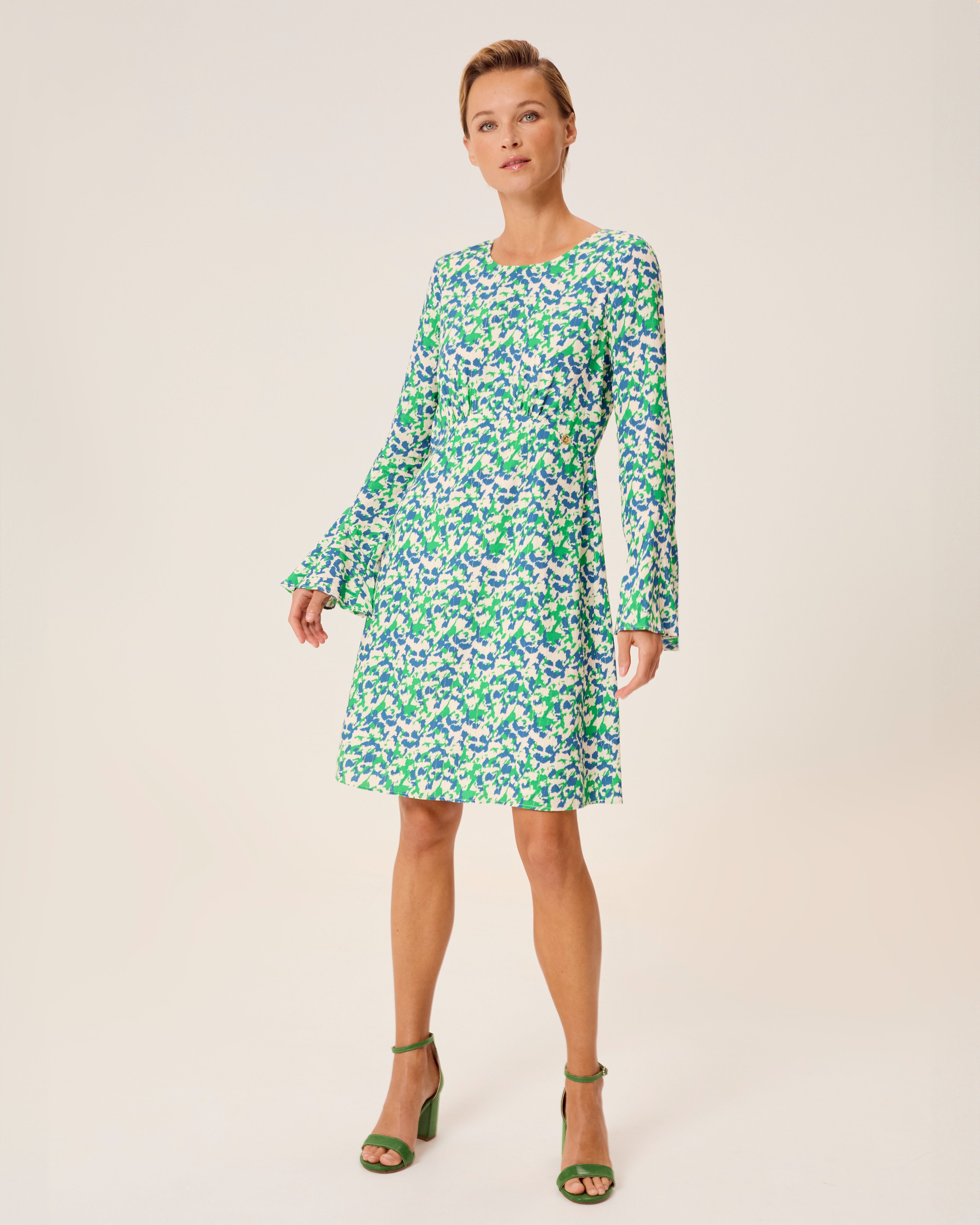 Imagem 0 de Vestido Curto de Manga Comprida com Folhos nos Punhos