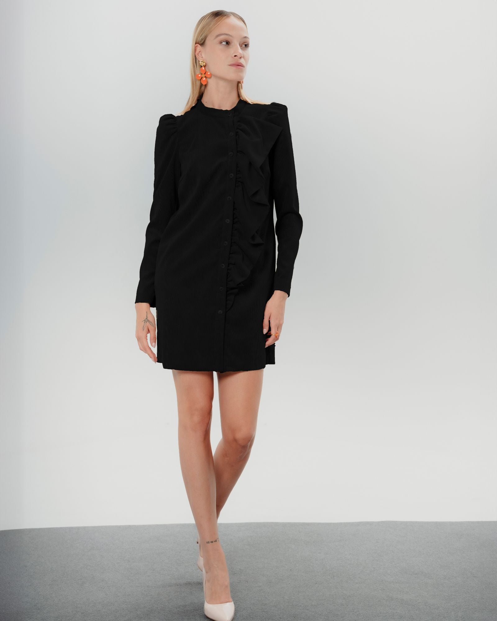 Imagem 0 de Vestido Curto com Manga Comprida