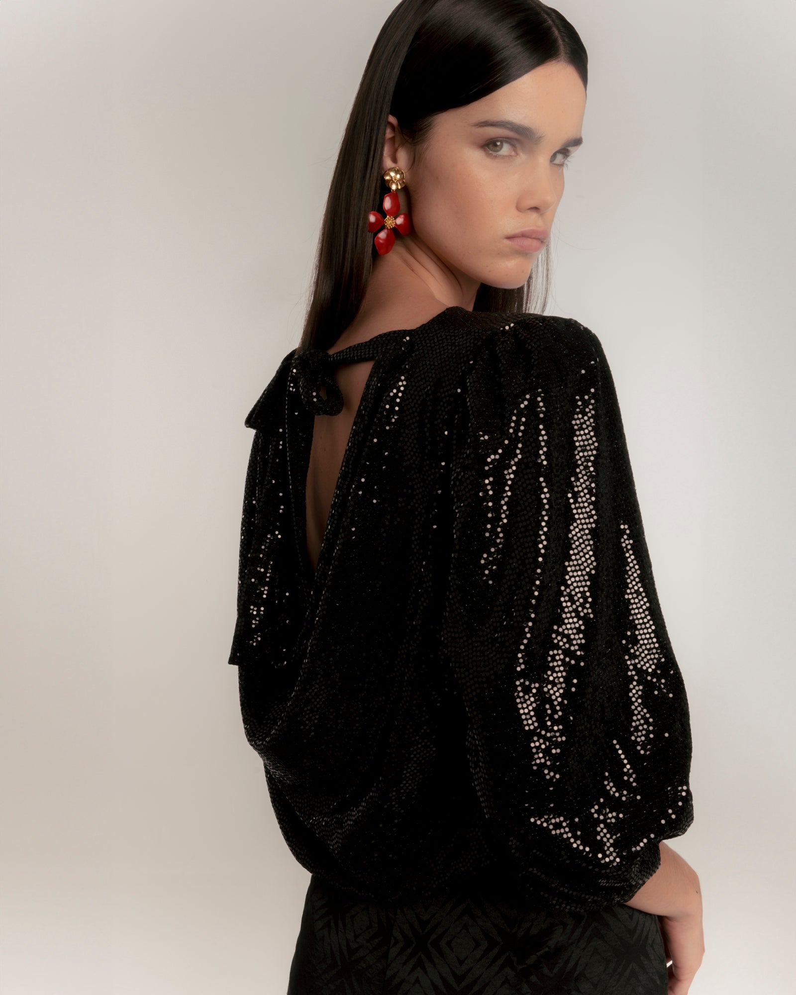 Top com Lantejoulas e Manga 3/4 Preto-3