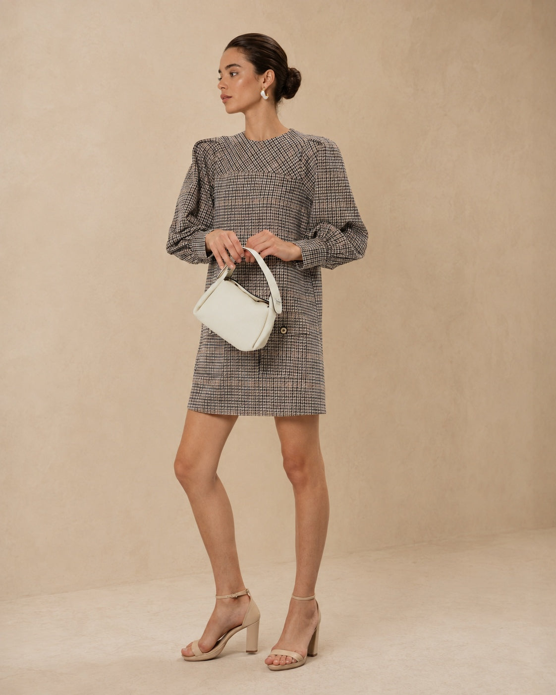 Vestido Curto com Estampado Aos Quadrados Castanho-2