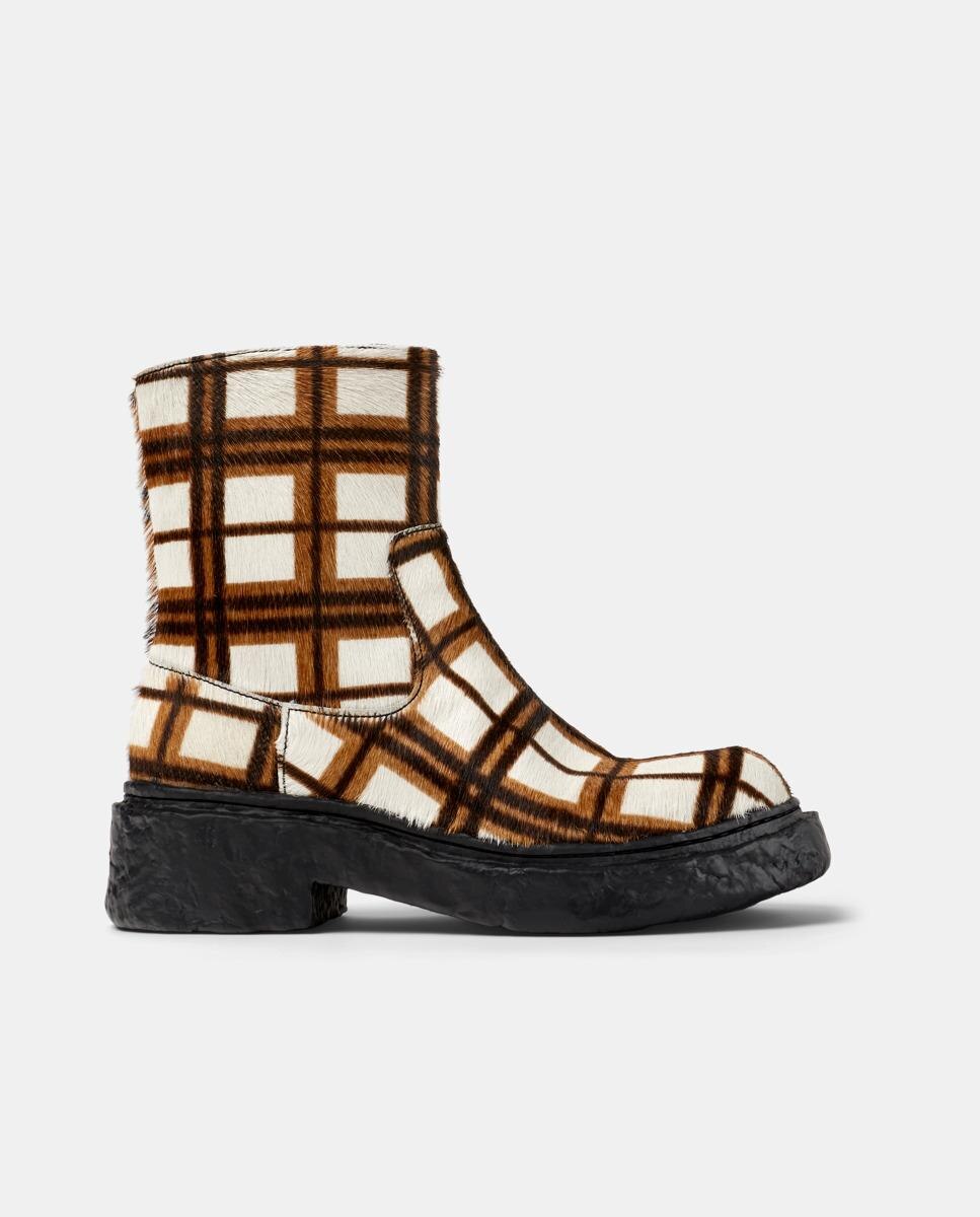 Imagem 0 de Botins com Sola Track Vamonos de Pele