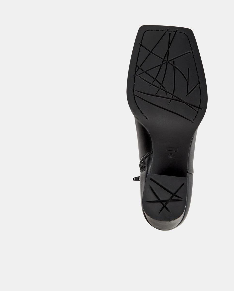 Botins de Pele Karole Preto-4