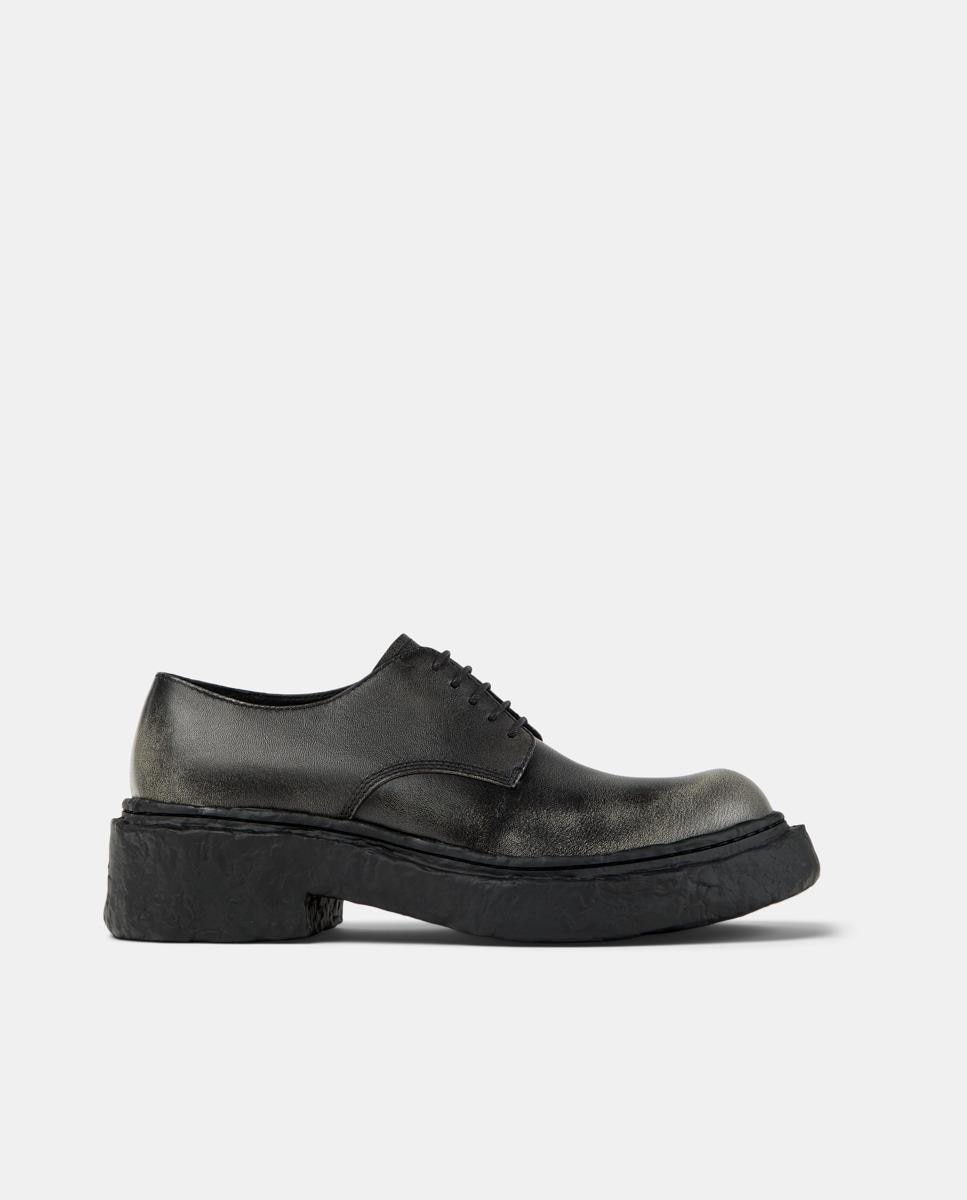 Imagem 0 de Sapatos de Cordões Vamonos de Pele Lisos