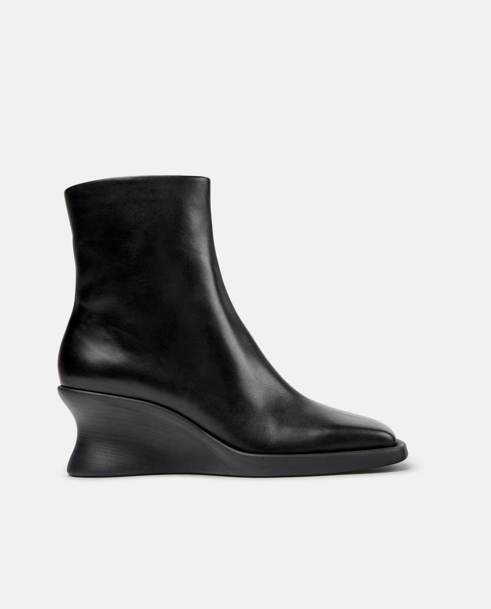 Imagem 0 de Botins Louise de Pele com Cunha