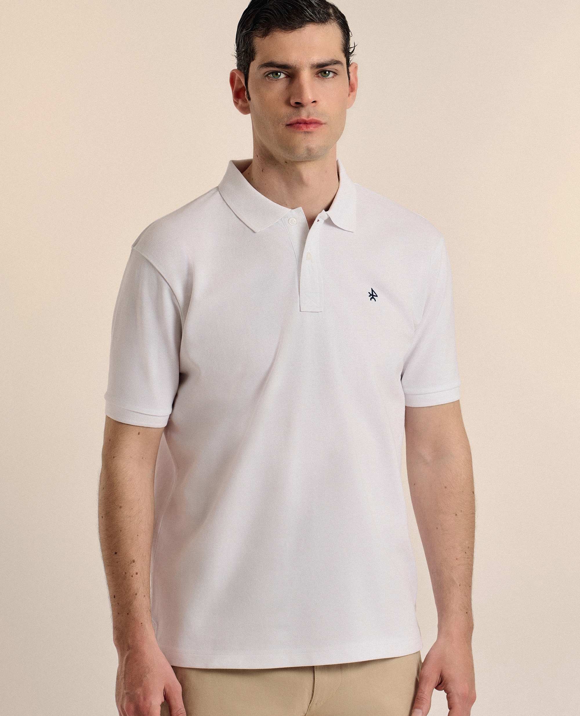 Polo de Piqué Corte Classic de Manga Curta Branco-5