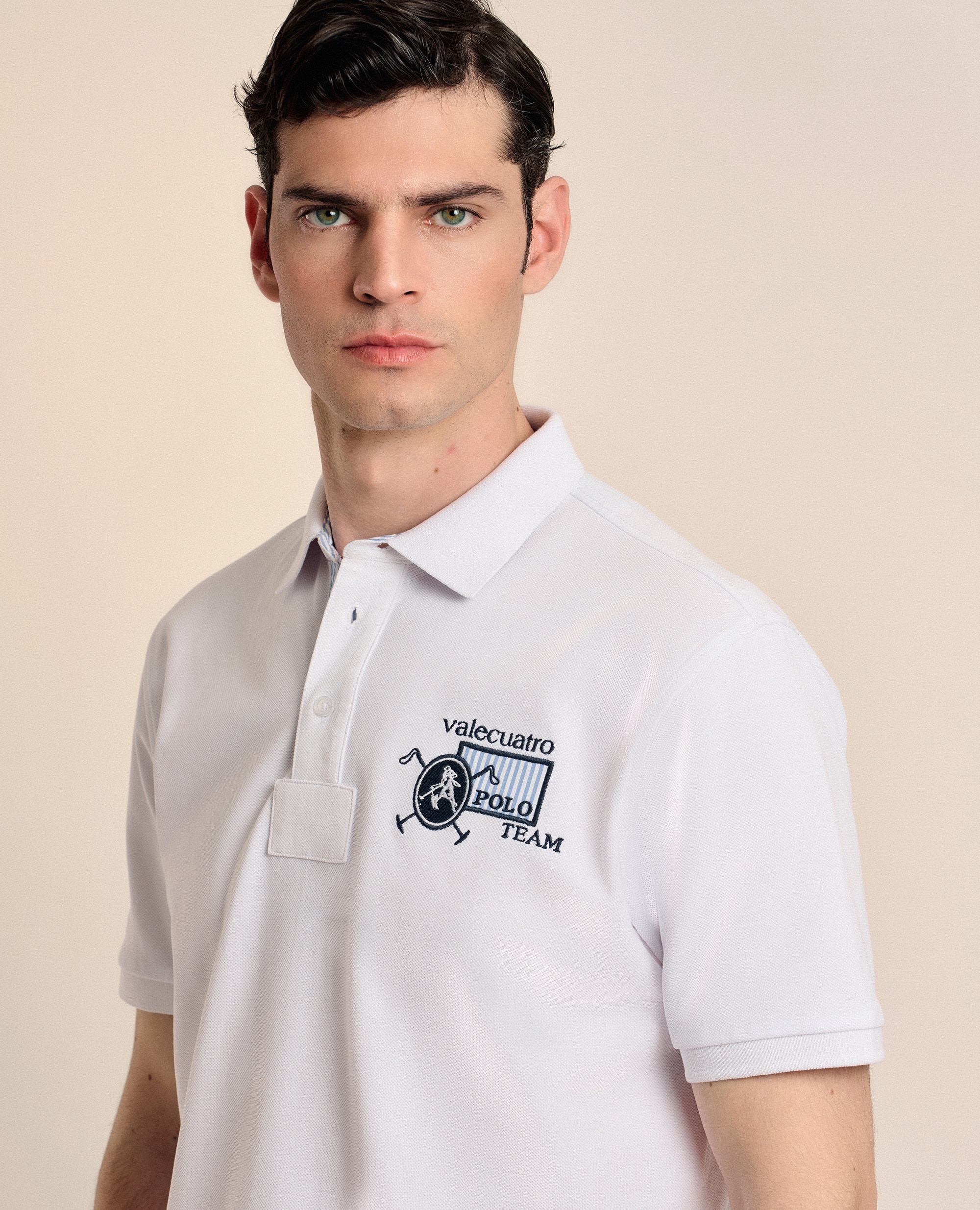 Polo de Piqué Corte Classic de Manga Curta Branco-3