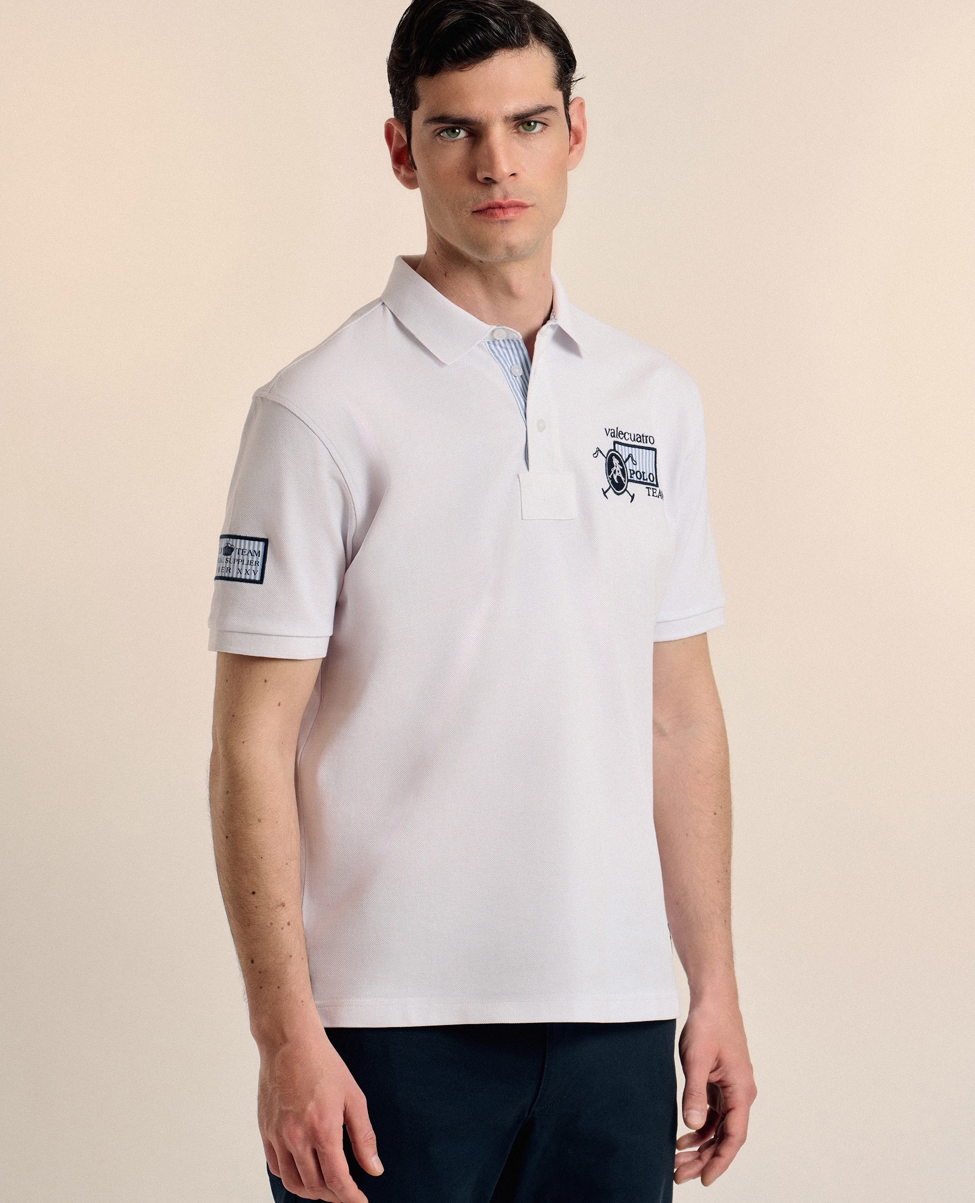 Polo de Piqué Corte Classic de Manga Curta Branco-5